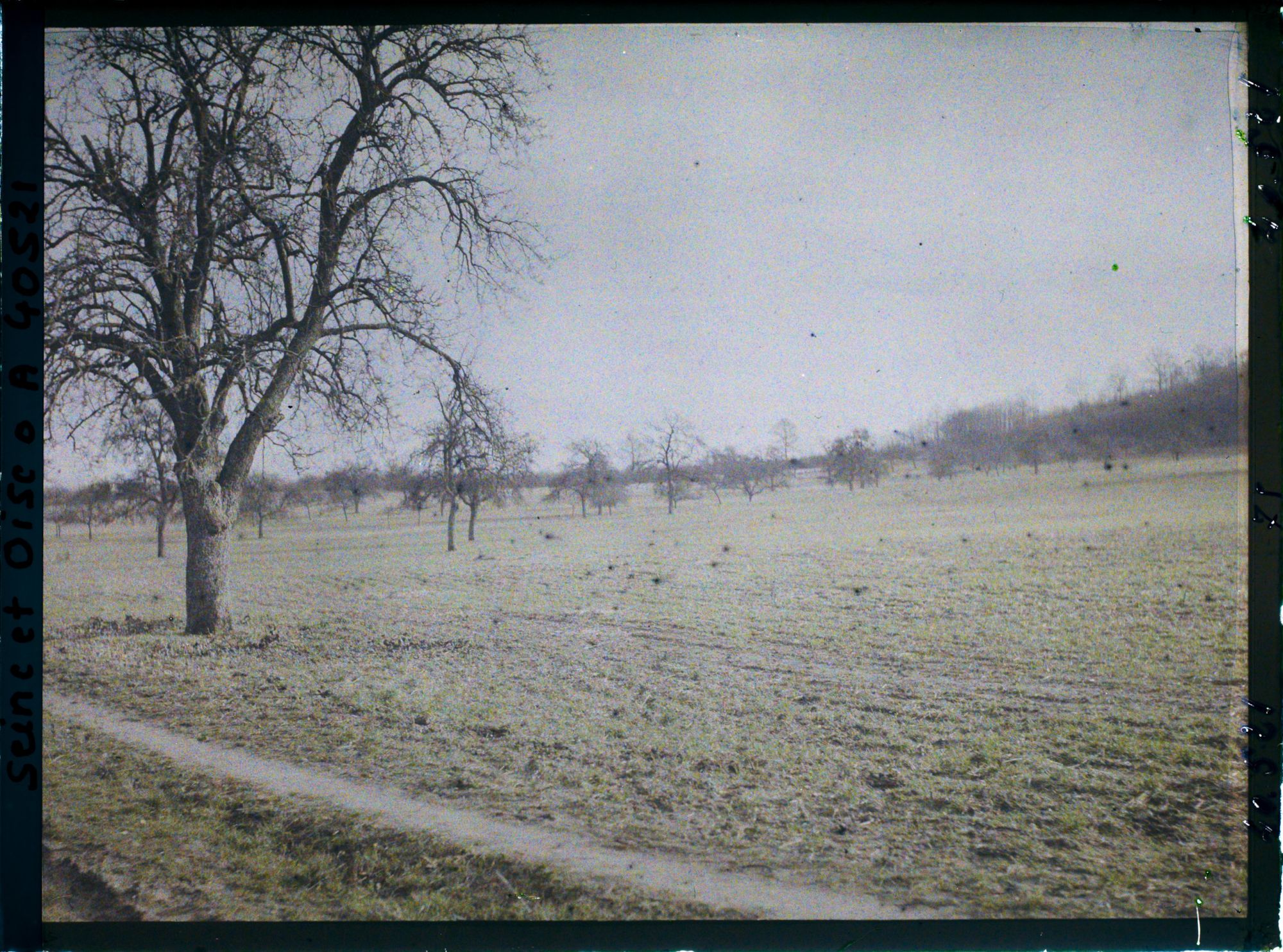 Image représentant France, Les Clayes, Champ non labouré