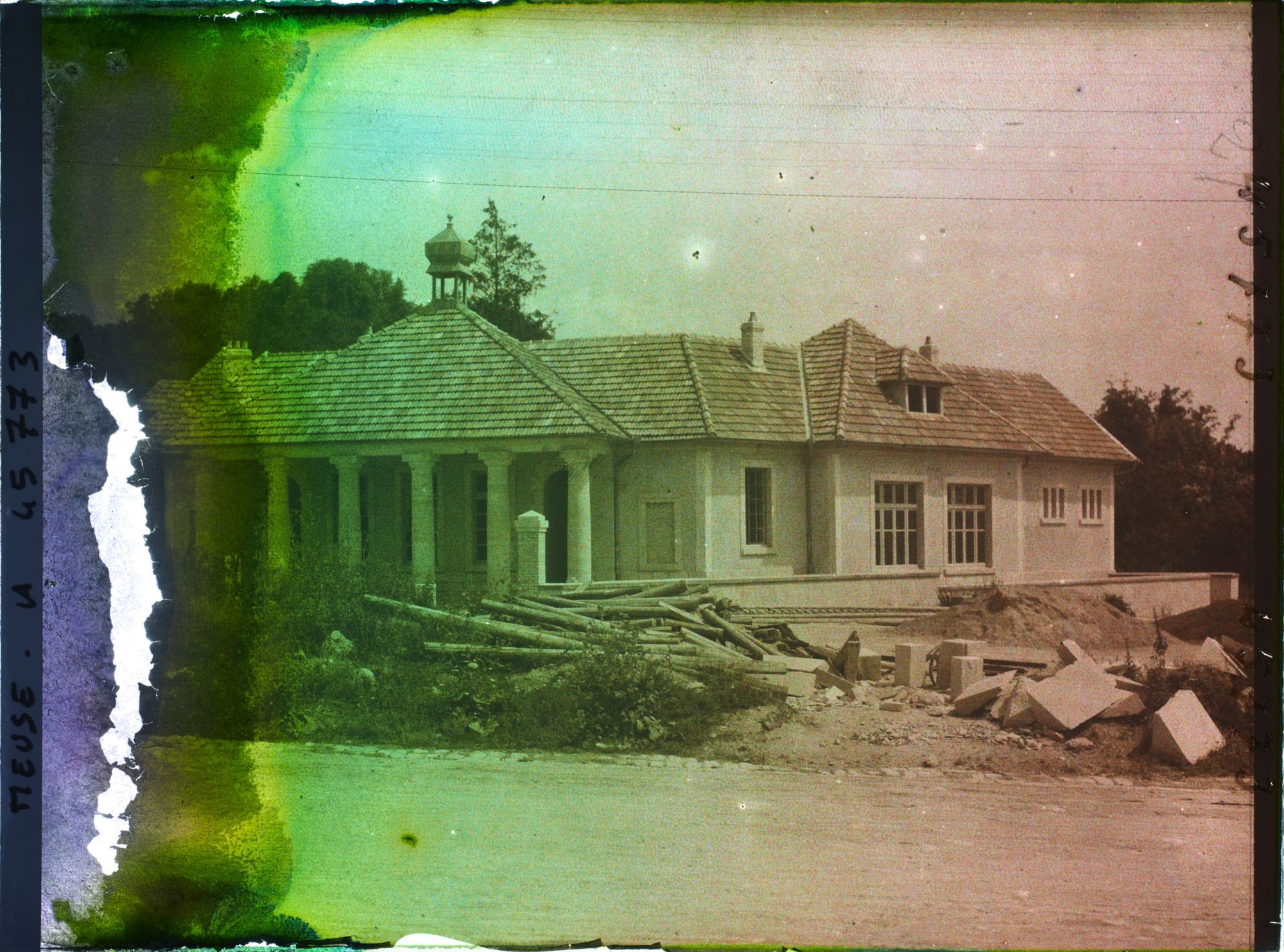 Image représentant France, Apremont, Nouvelles Ecoles