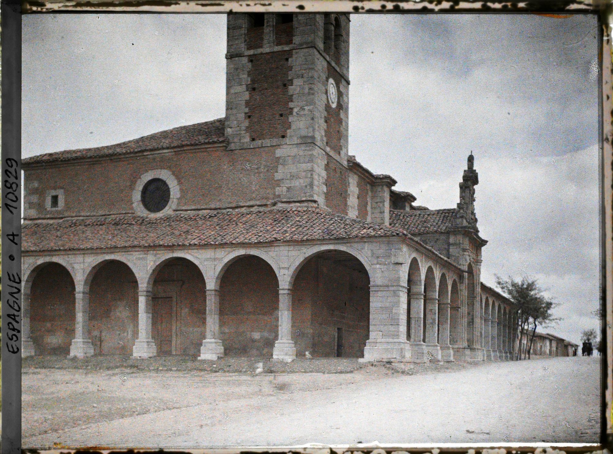 Image représentant Espagne, de Léon à Astorga, L'Eglise du Sanctuaire de la Virgen del Camino
