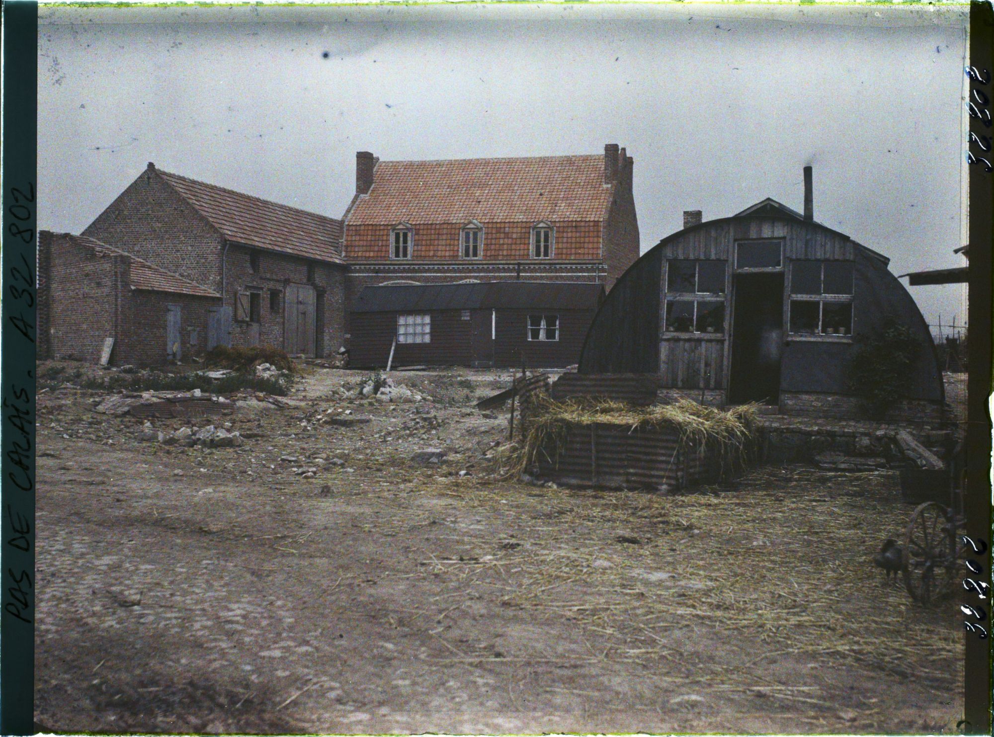 Image représentant France, Neuville St Waast, Nouvelle maison et ancien métro