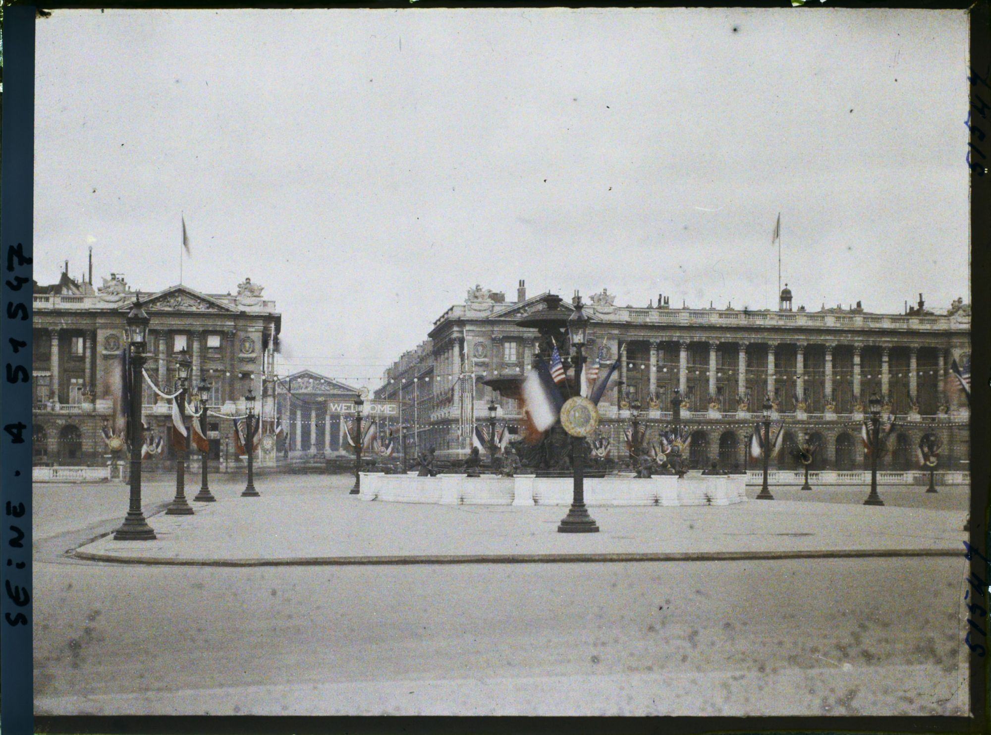 Image représentant Décorations place de la Concorde pour le 9ème congrès de la Légion Américaine (American Legion)