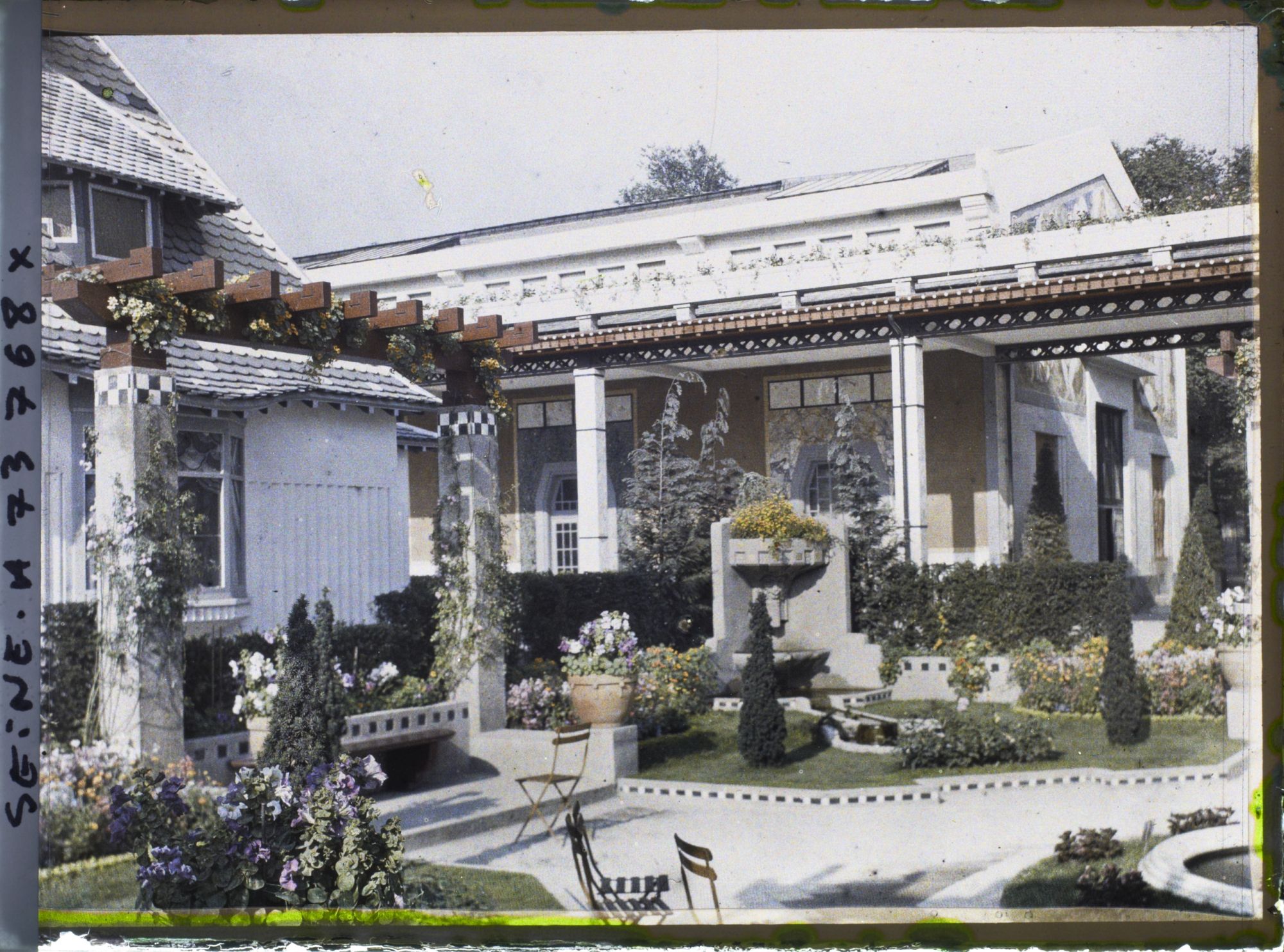 Image représentant L'Exposition des arts décoratifs, le Jardin de Vacherot et Riousse et le Patio Bouchard