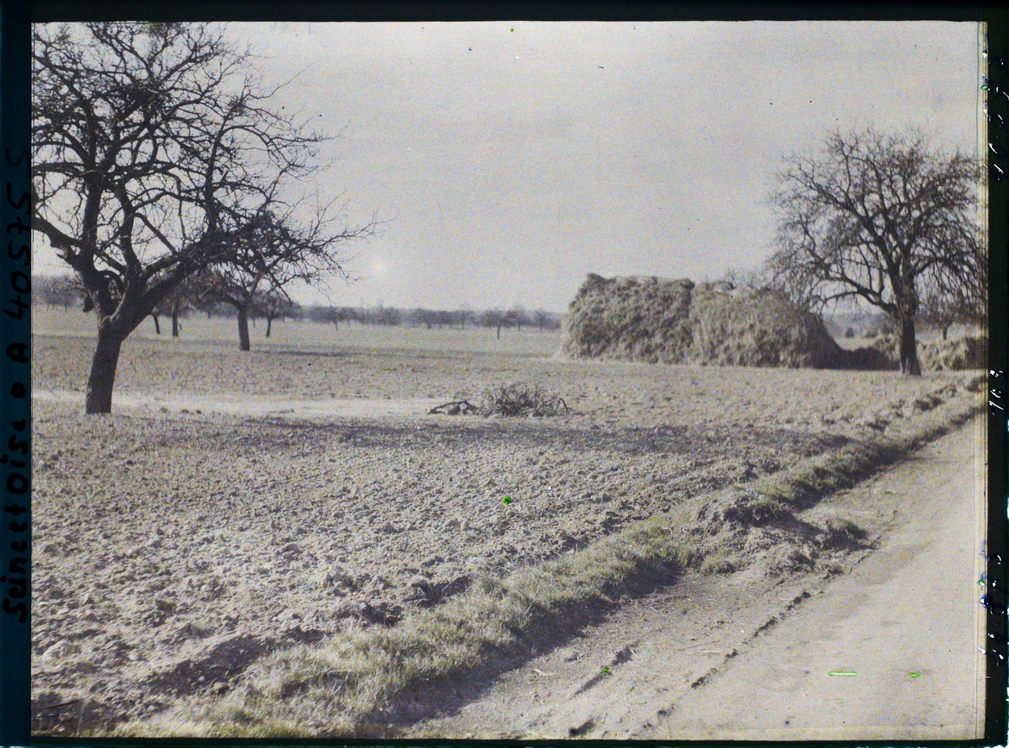 Image représentant France, Les Clayes, Les champs s/ la route de Neauphle-le-Château