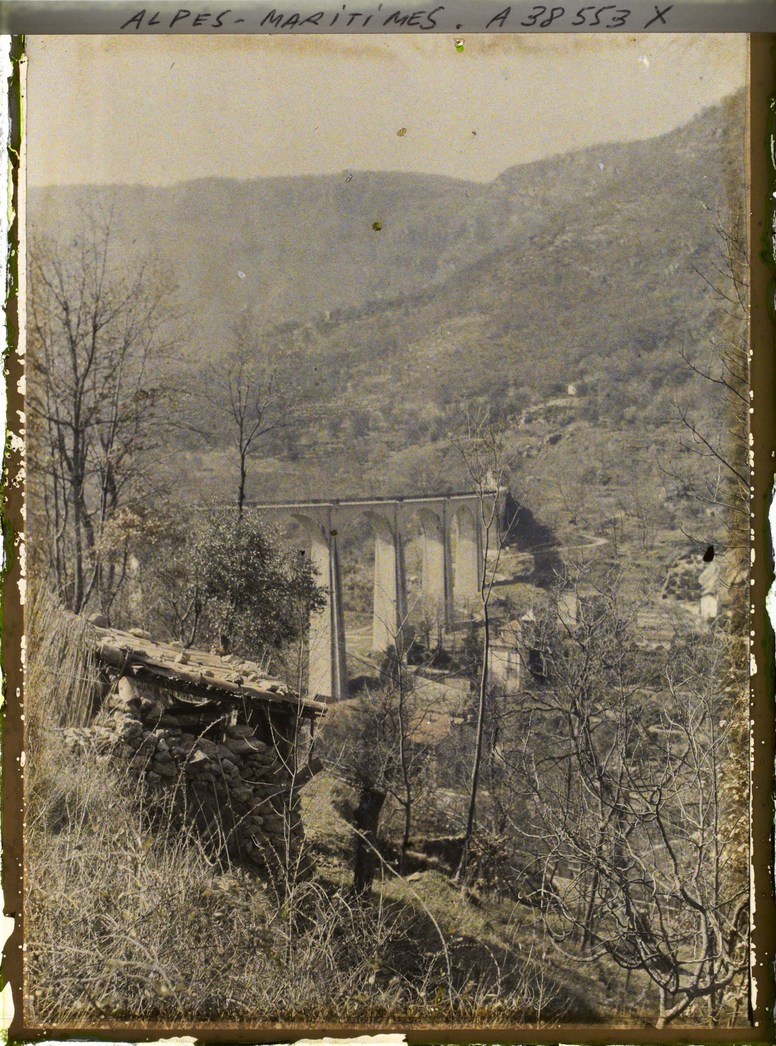 Image représentant Vue sur le viaduc des gorges du loup