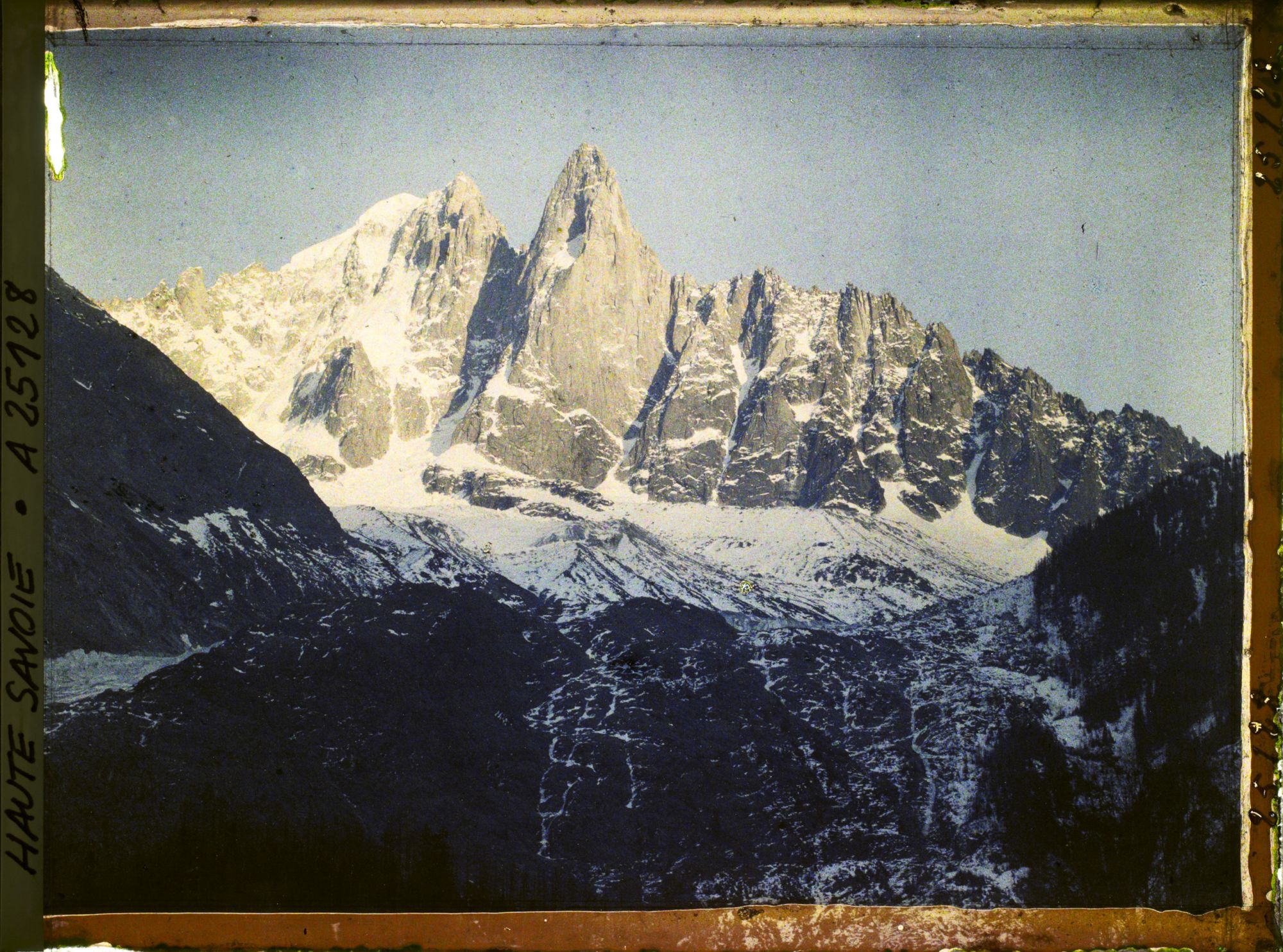 Image représentant France Les Alpes, Vallée de Chamonix, Coucher de Soleil s/  l'Aige Verte et l'Aige du Dru (5h 1/2)