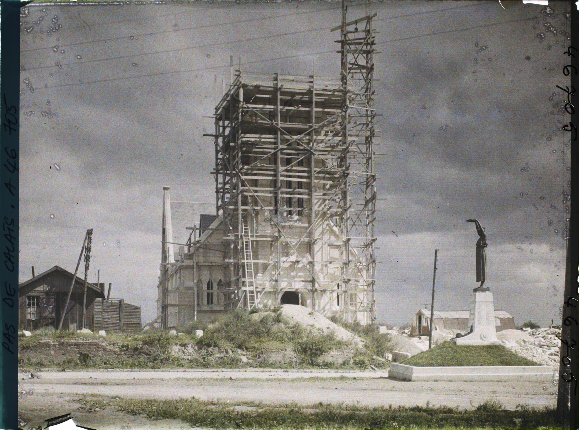 Image représentant France, Vimy, Eglise en Construction