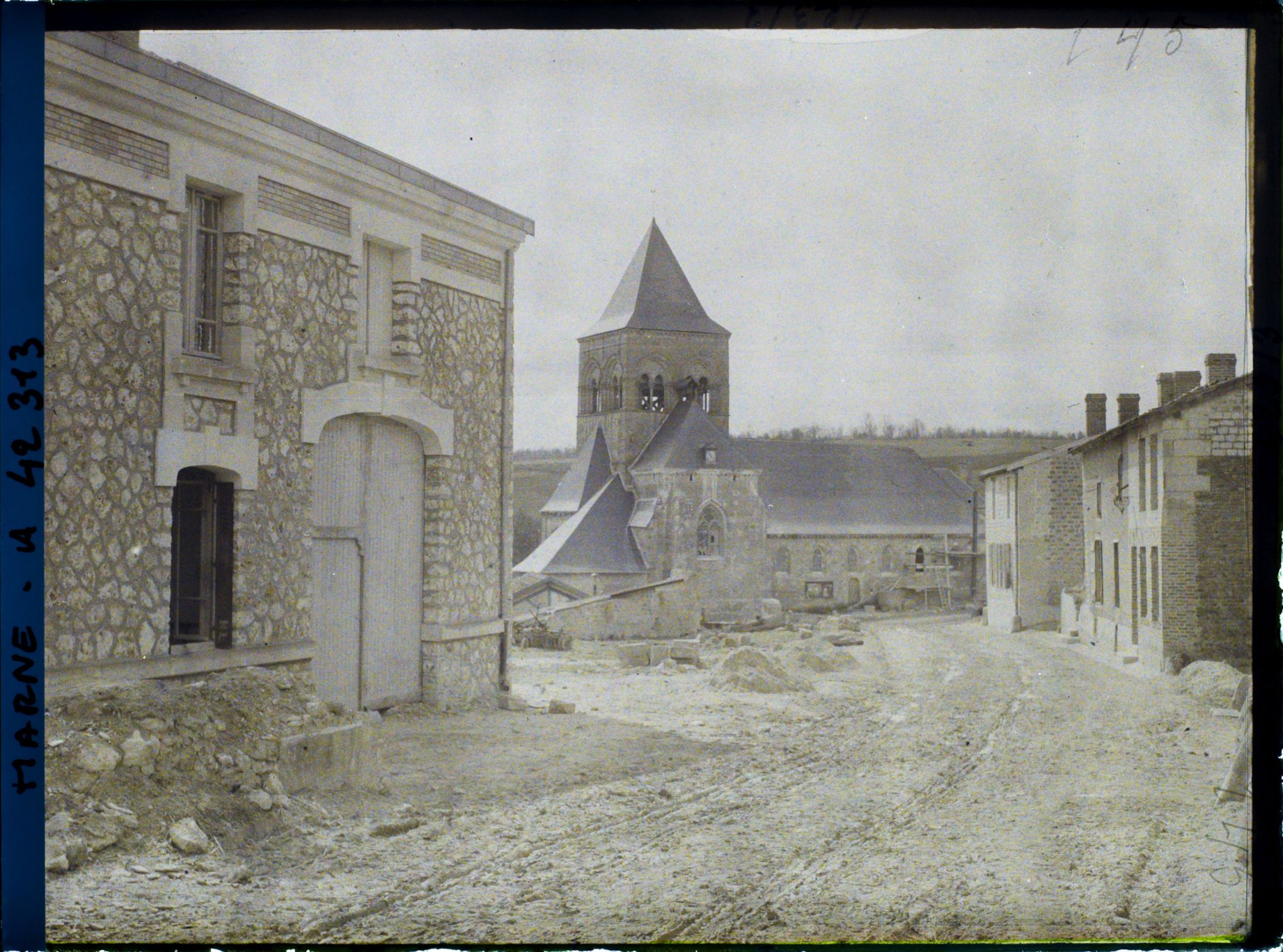 Image représentant France, Berru près Reims, L'Eglise