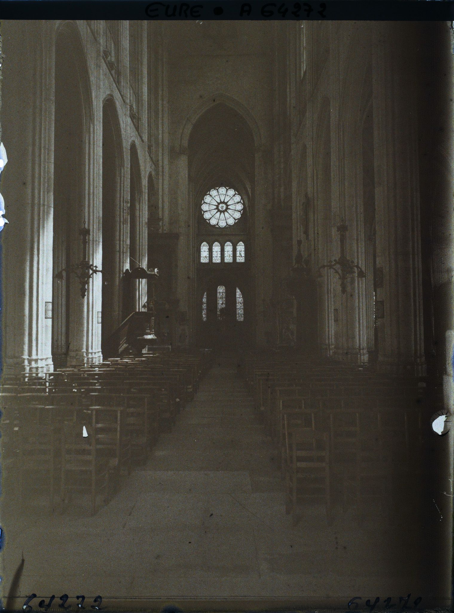 Image représentant La grande nef de l'église Saint-Gervais-Saint-Protais