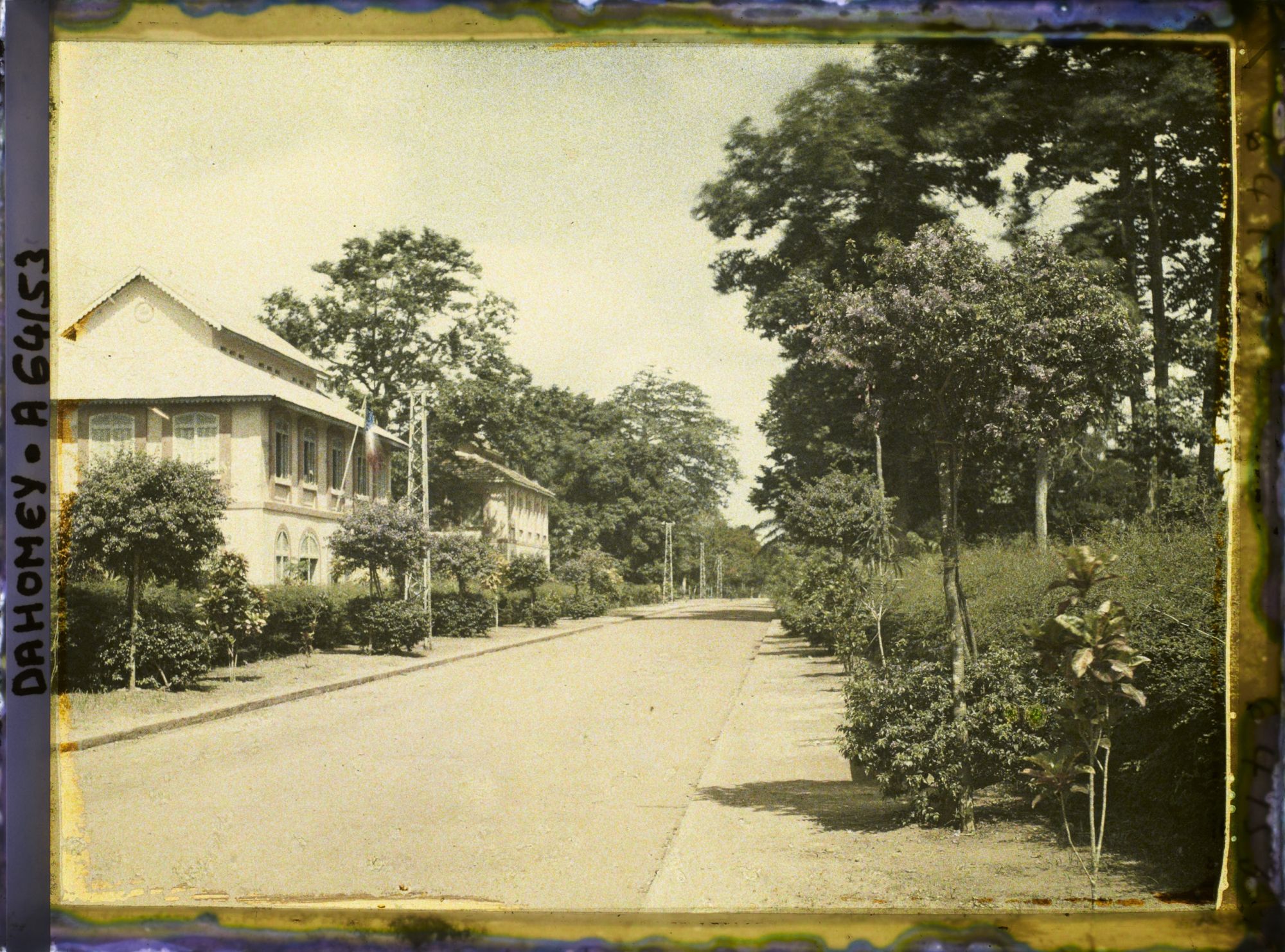 Image représentant Bureaux de l'administration coloniale sur l'avenue de l'Inspection