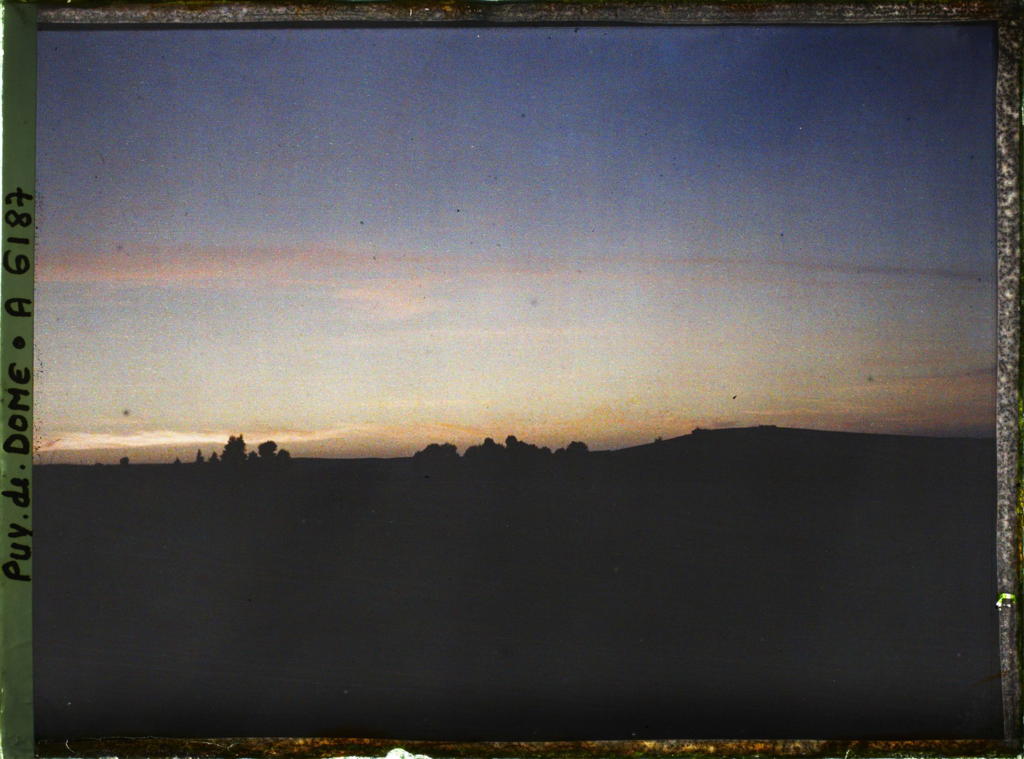 Image représentant France, Environs de Puy de Dôme. Soleil Couchant