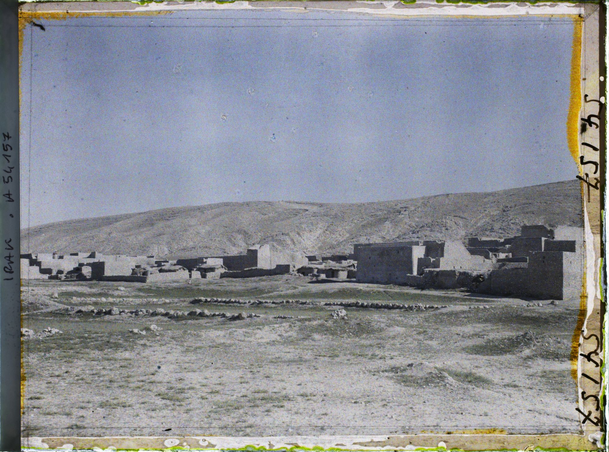 Image représentant Ensemble du village chrétien et yézidi