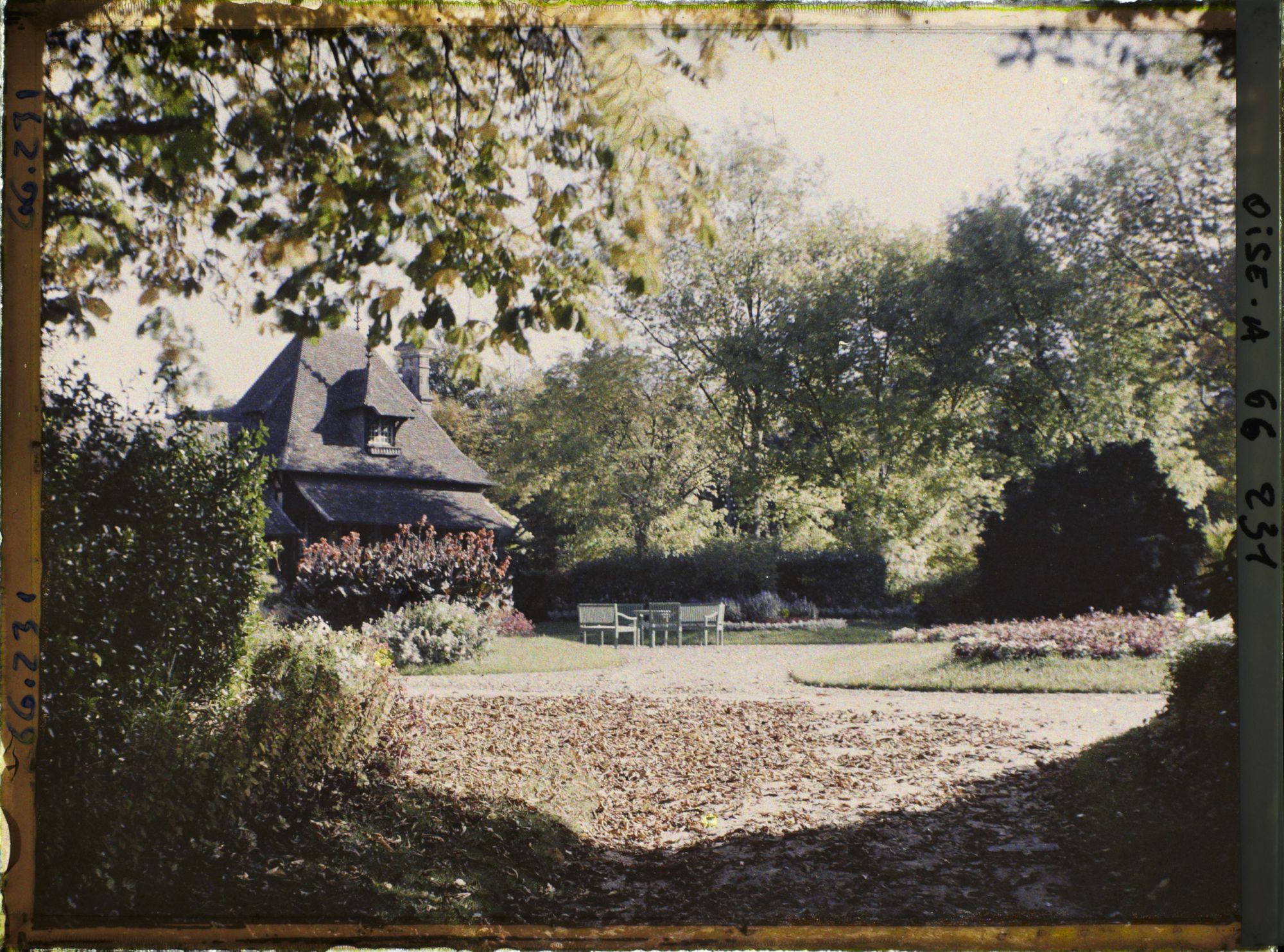 Image représentant Les communs du château des Fontaines : la "Maison normande"