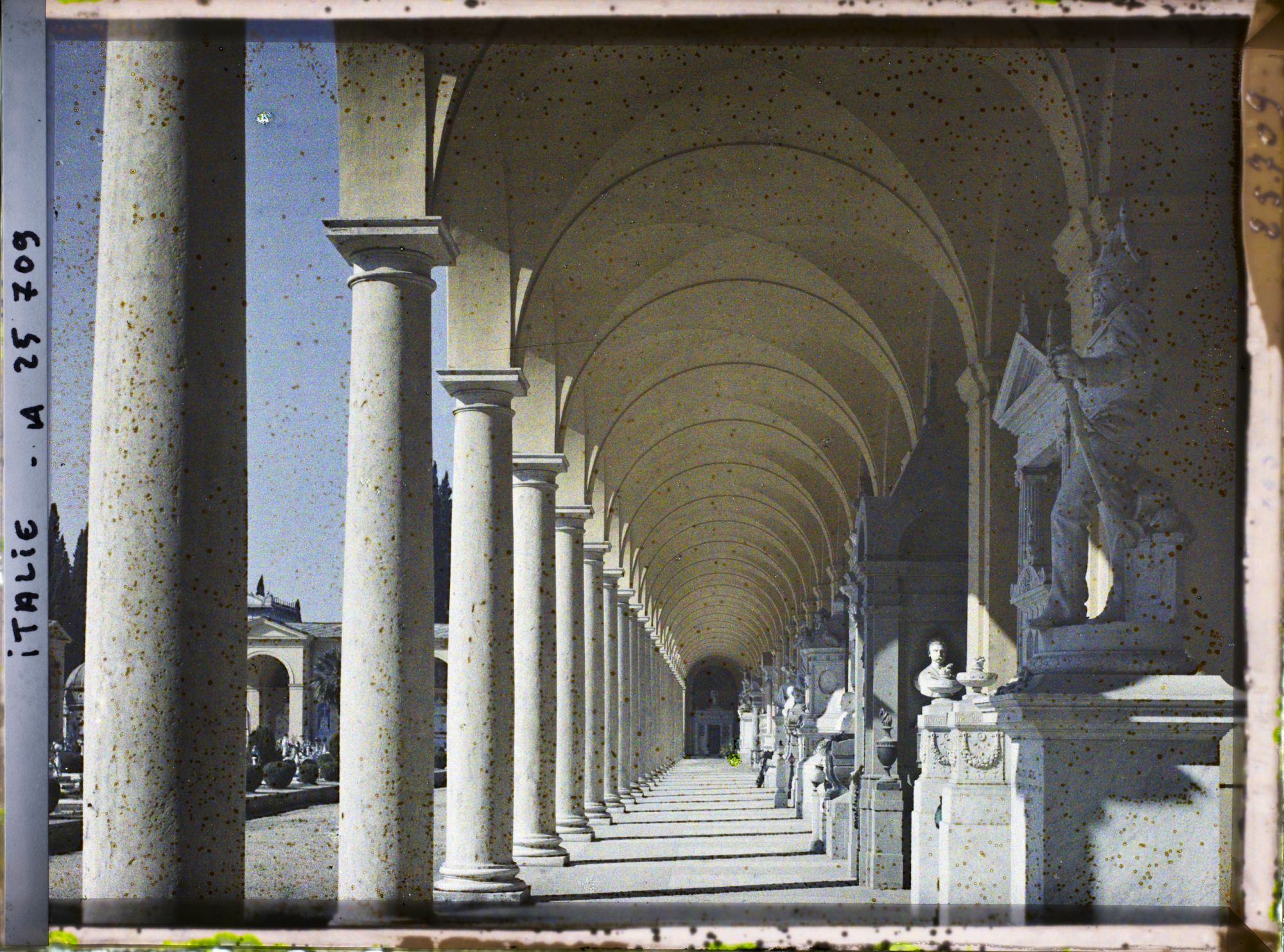 Image représentant Cimetière de Campo Verano à San Lorenzo, galerie