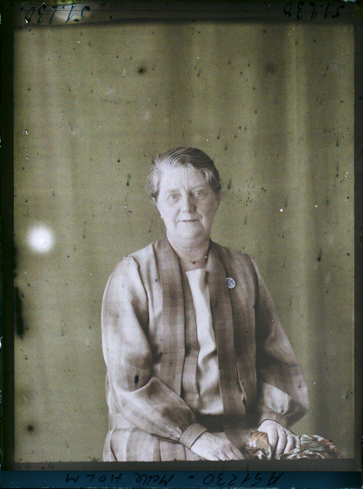 Image représentant https://musee-albert-kahn.s-museum.fr/home/NWQ2OTAwYzNmYjZlZTk1ZWQwODJmMjY4L2dlbmVyaWMtbm90aWNlLXRhYi9hdXRob3JpdHkvNjE3YTc5ZjVjZjhiODk2OGIzMzM3ZDIx/5d6900c3fb6ee95ed082f268/generic-notice-tab/authority/617a79ebcf8b8968b3336f0f Mademoiselle Holm