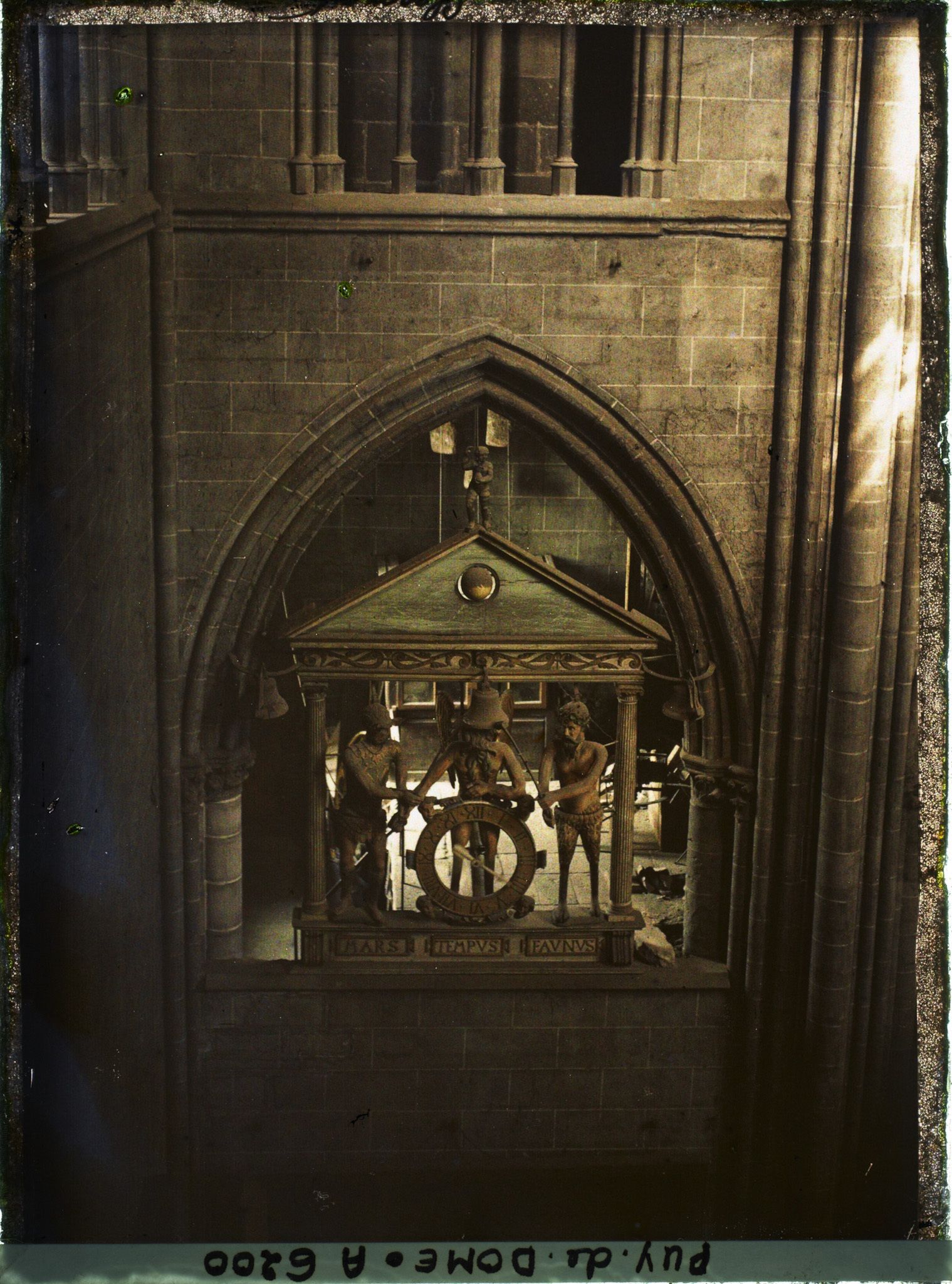 Image représentant France, Clermont Ferrand, Horloge de la Cathédrale