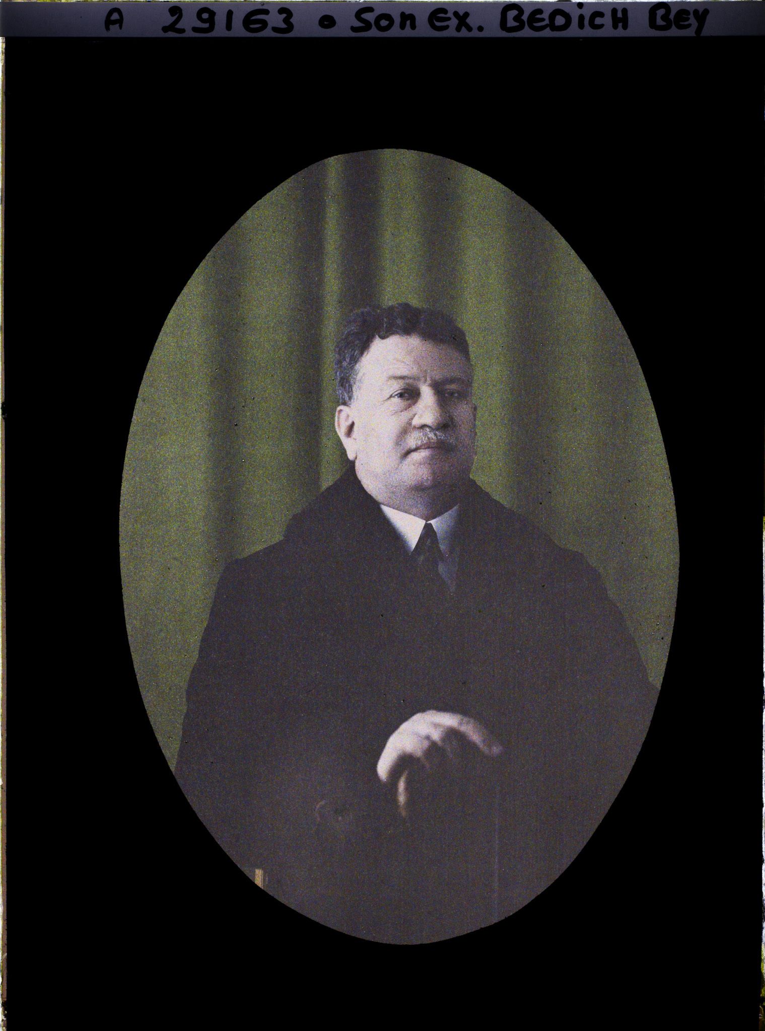 Image représentant Son excellence  https://musee-albert-kahn.s-museum.fr/home/NWQ2OTAwYzNmYjZlZTk1ZWQwODJmMjY4L2dlbmVyaWMtbm90aWNlLXRhYi9hdXRob3JpdHkvNjE3YTc5ZjVjZjhiODk2OGIzMzM3ZDIx/5d6900c3fb6ee95ed082f268/generic-notice-tab/authority/617a79ebcf8b8968b3336812 Bedich Bey