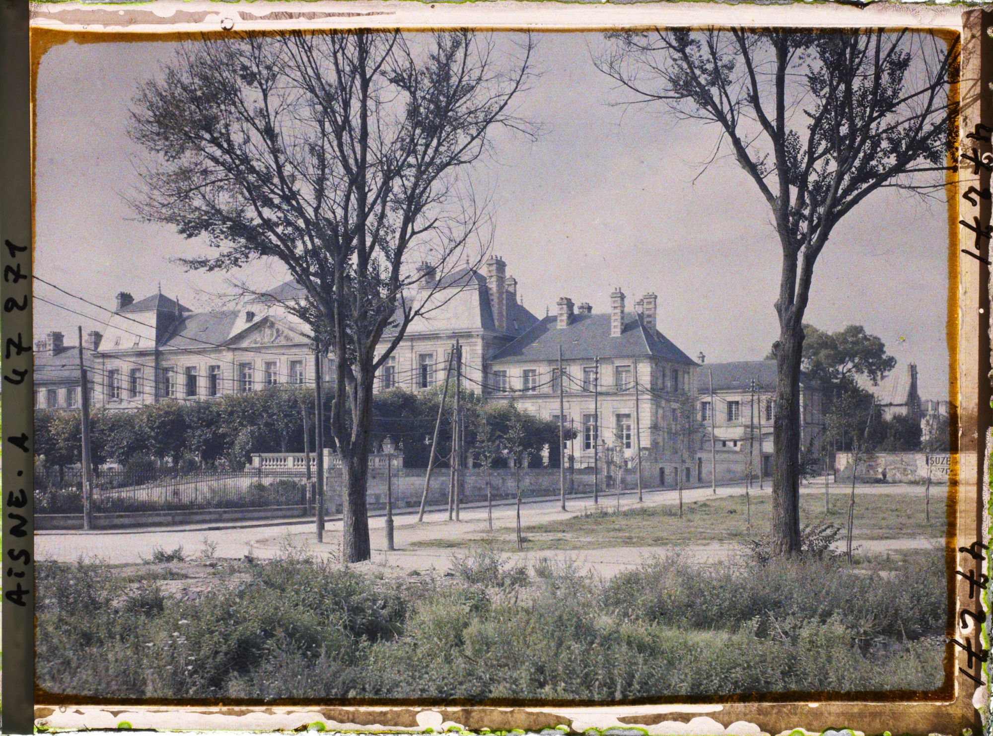 Image représentant France, Soissons, Hôtel de Ville vu des Quais