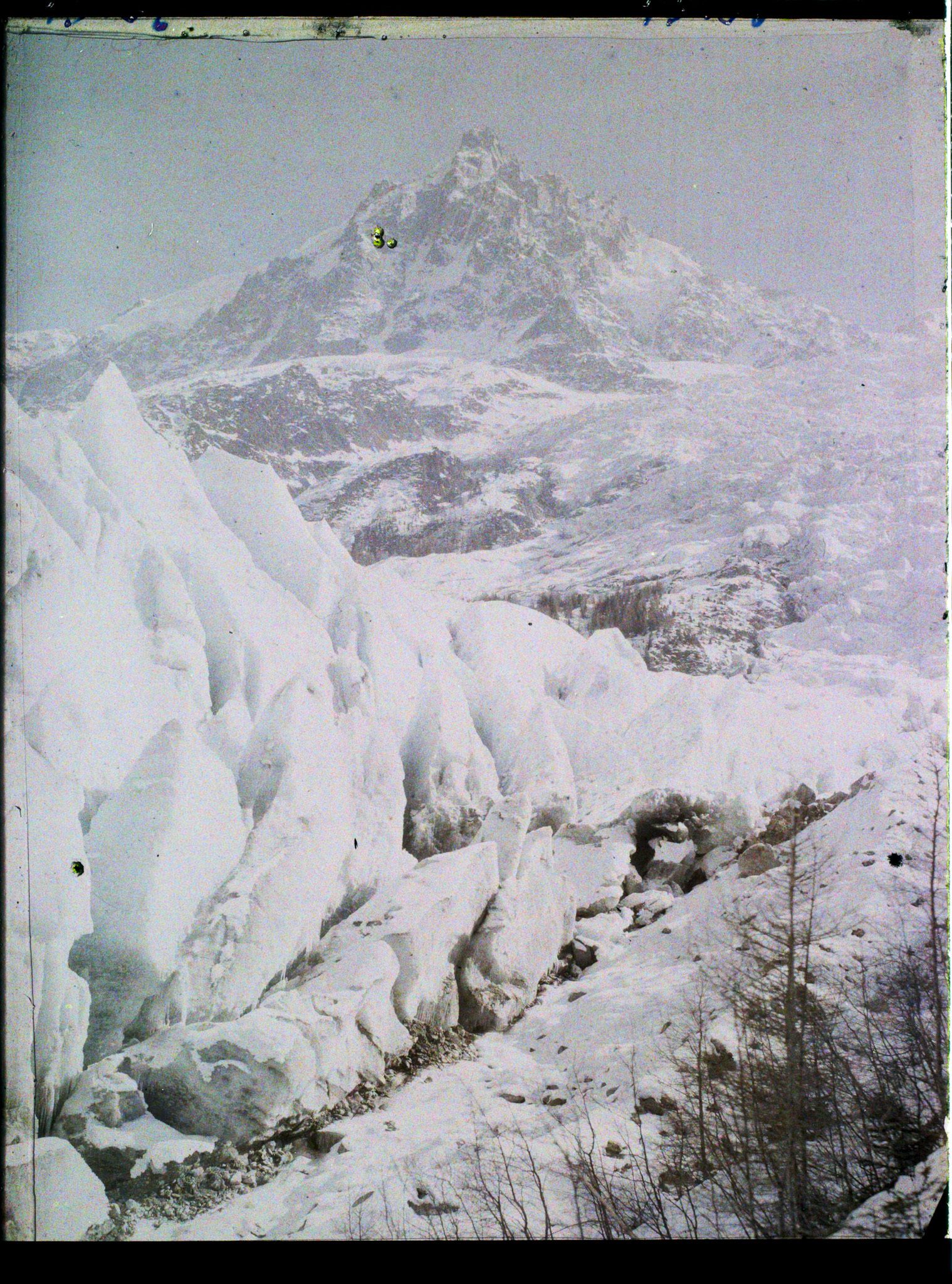 Image représentant France Les Alpes, Les Bossons, Vue d'ensemble du Glacier de la base du Sol au Sommet des Aiguilles