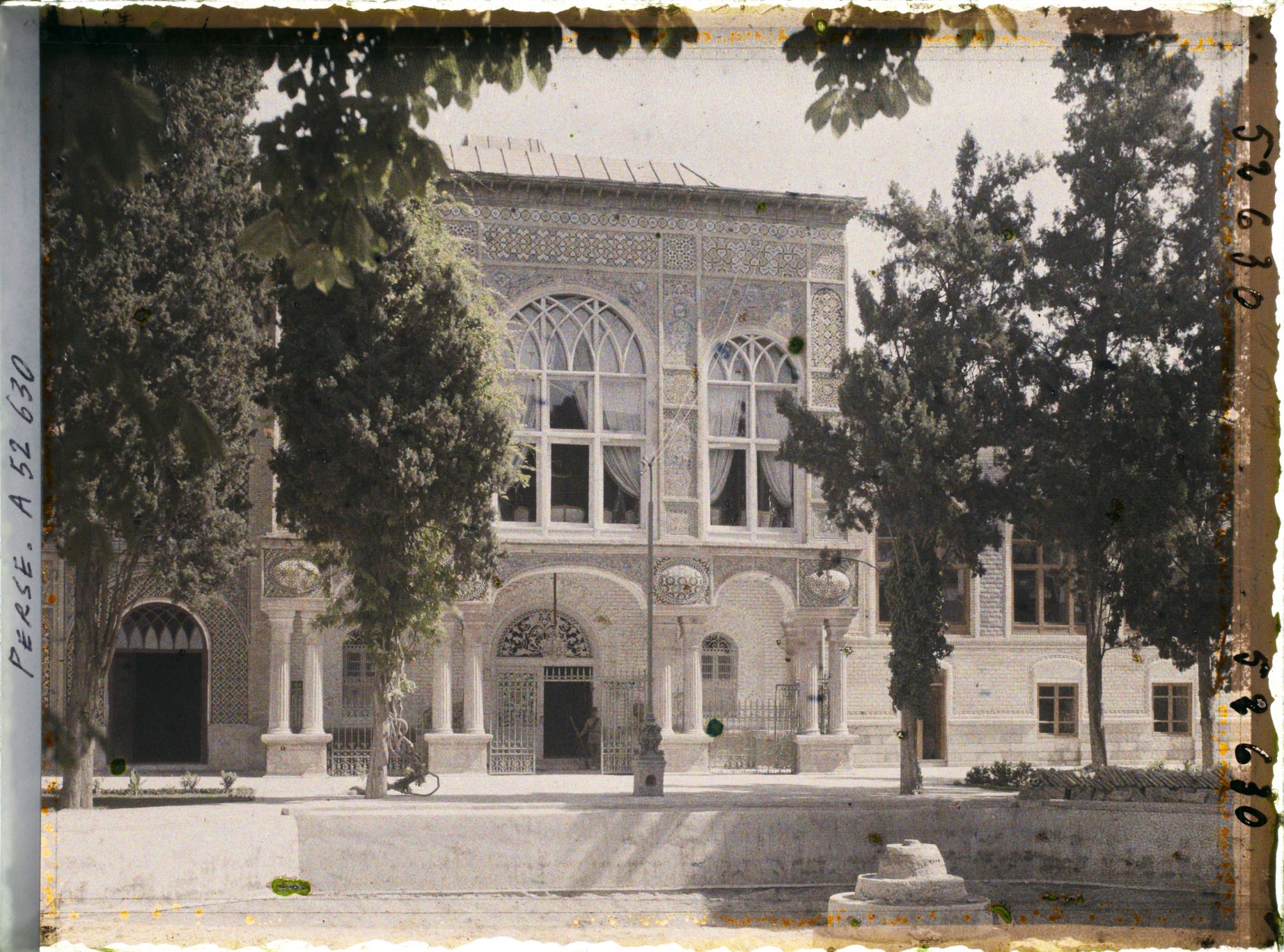 Image représentant L'entrée principale du palais du Golestan