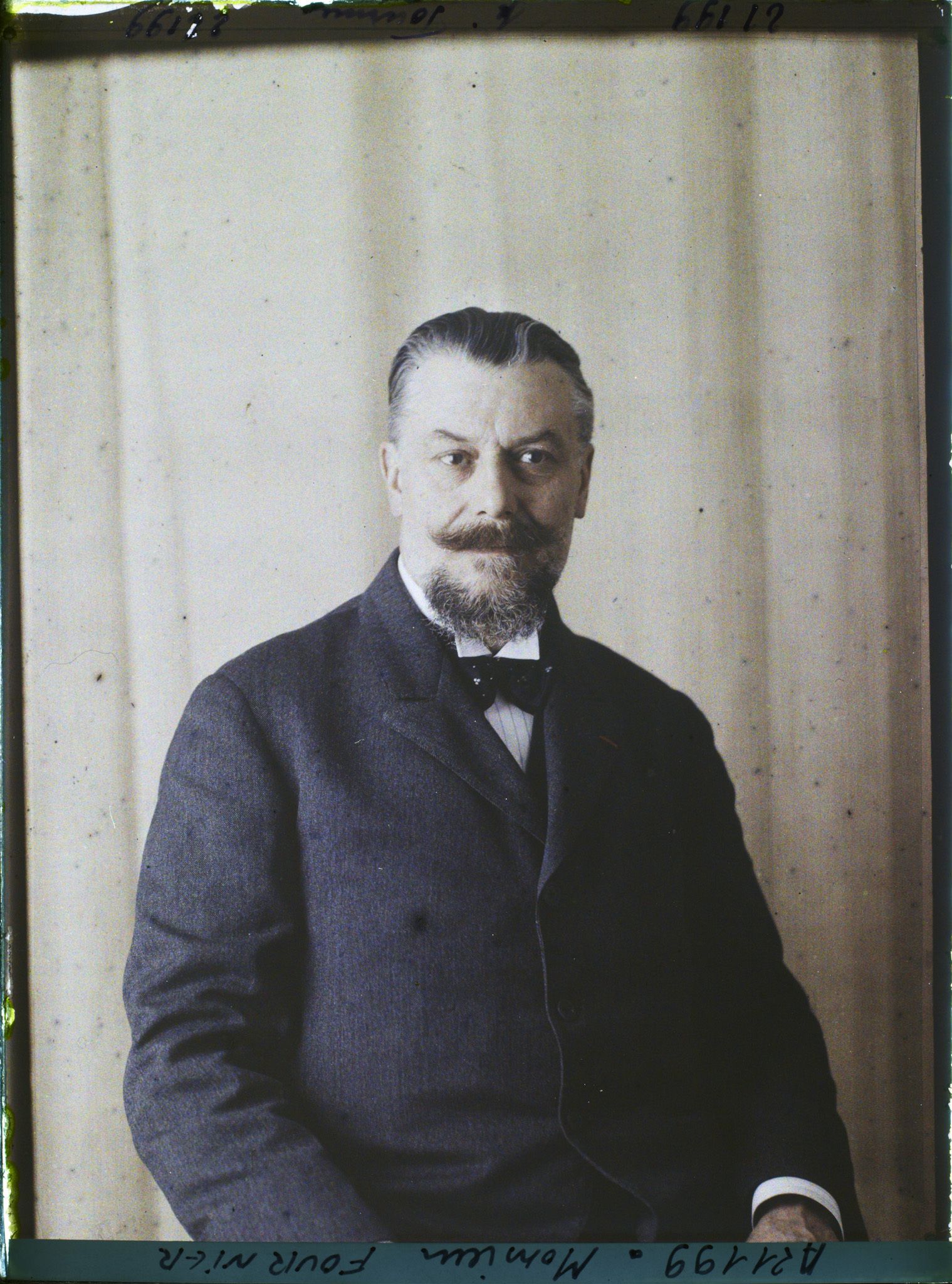 Image représentant https://musee-albert-kahn.s-museum.fr/home/NWQ2OTAwYzNmYjZlZTk1ZWQwODJmMjY4L2dlbmVyaWMtbm90aWNlLXRhYi9hdXRob3JpdHkvNjE3YTc5ZjVjZjhiODk2OGIzMzM3ZDIx/5d6900c3fb6ee95ed082f268/generic-notice-tab/authority/617a79ebcf8b8968b3336d5e Monsieur Fournier