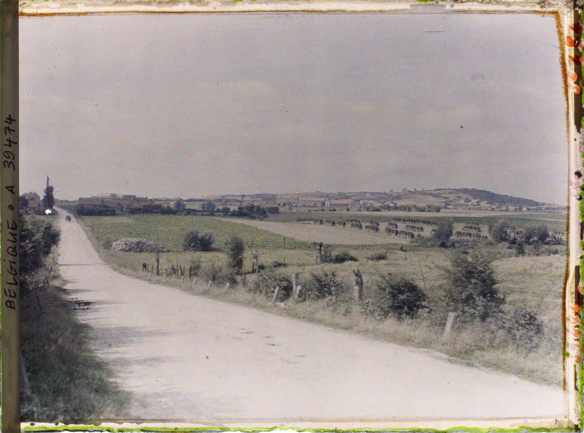Image représentant Belgique, Locre, Vue Générale de Locre et Mont Rouge