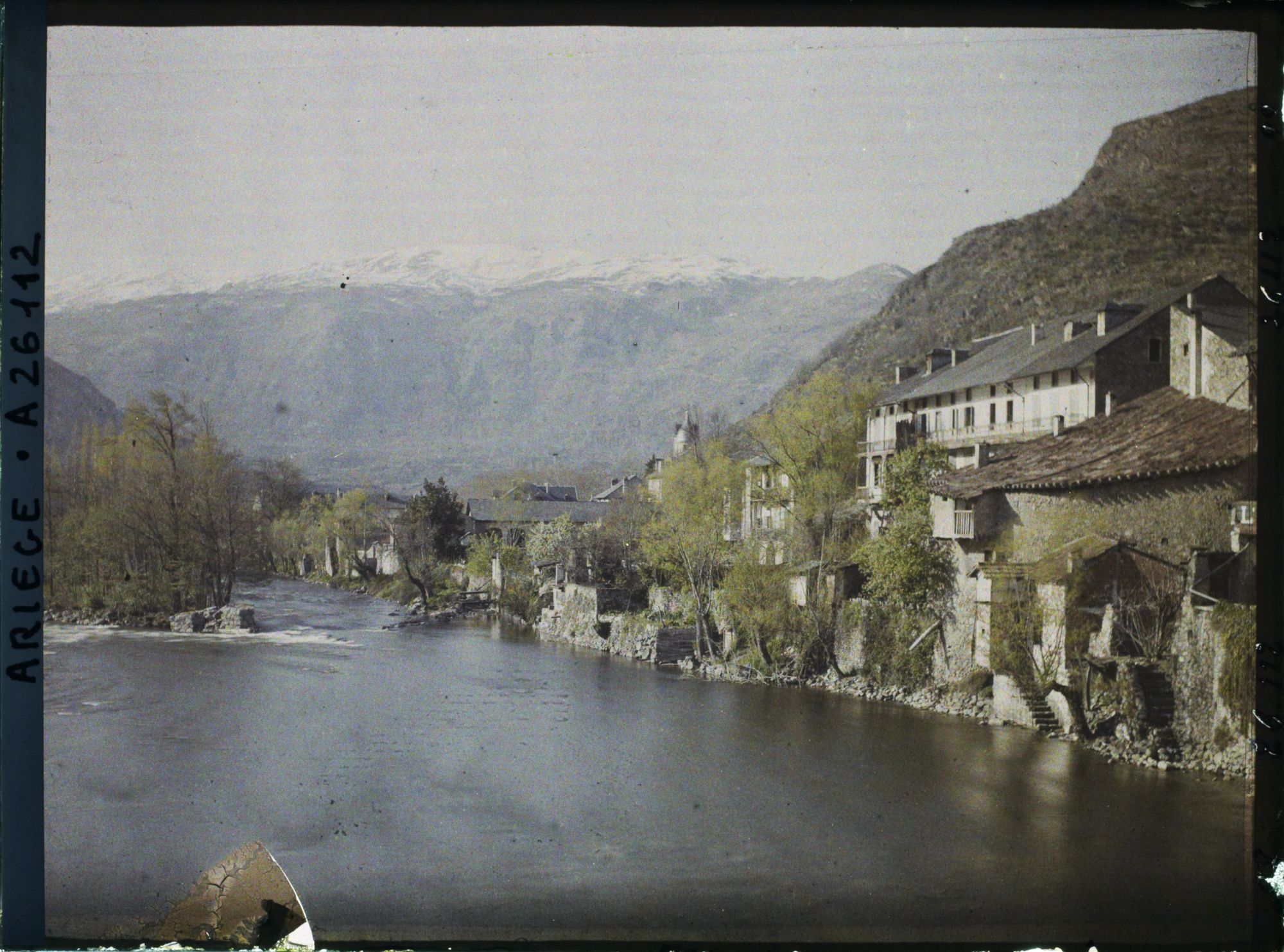 Image représentant Les bords de l'Ariège ; vue prise vers l'aval prise du pont