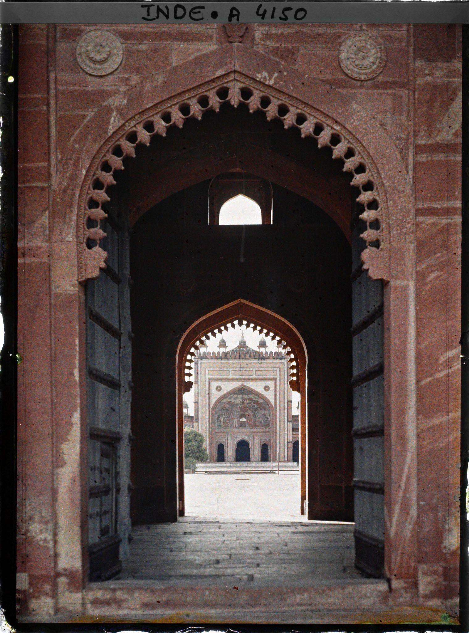 Image représentant L'iwan central de Jama Masjid ou Grande Mosquée