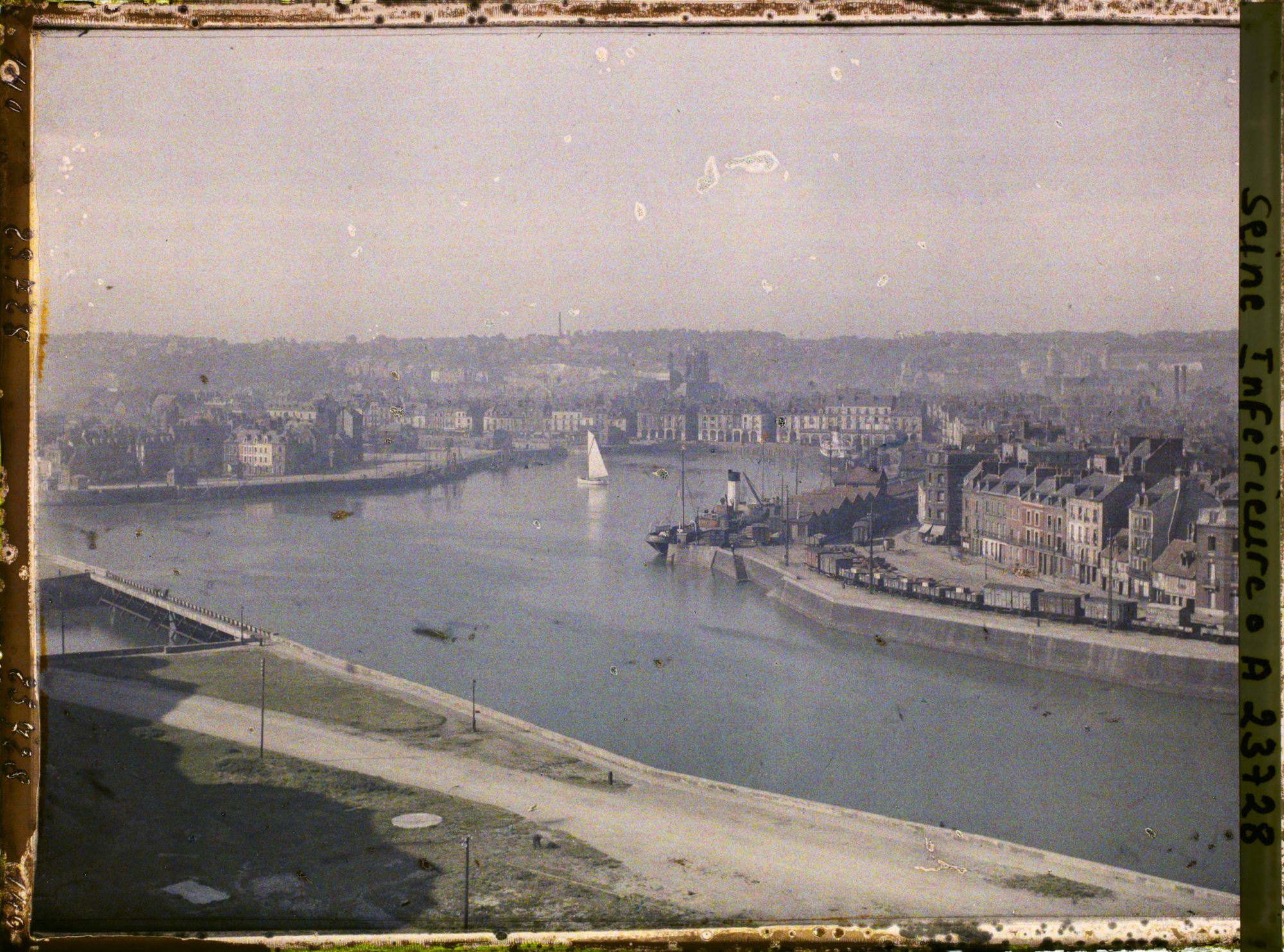 Image représentant Vue prise de Notre-Dame de Bonsecours
