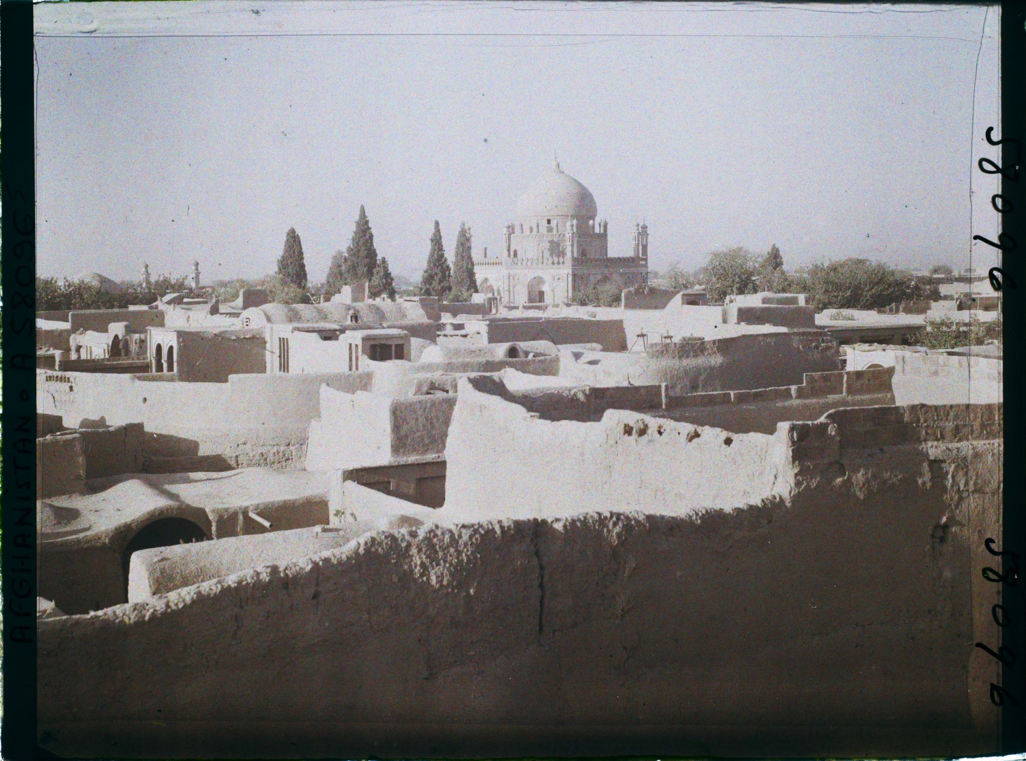 Image représentant Les ruelles du Bâzâr-e-Chah (Bazar du Roi) vers le mausolée d'Ahmed Chah Dourrâni