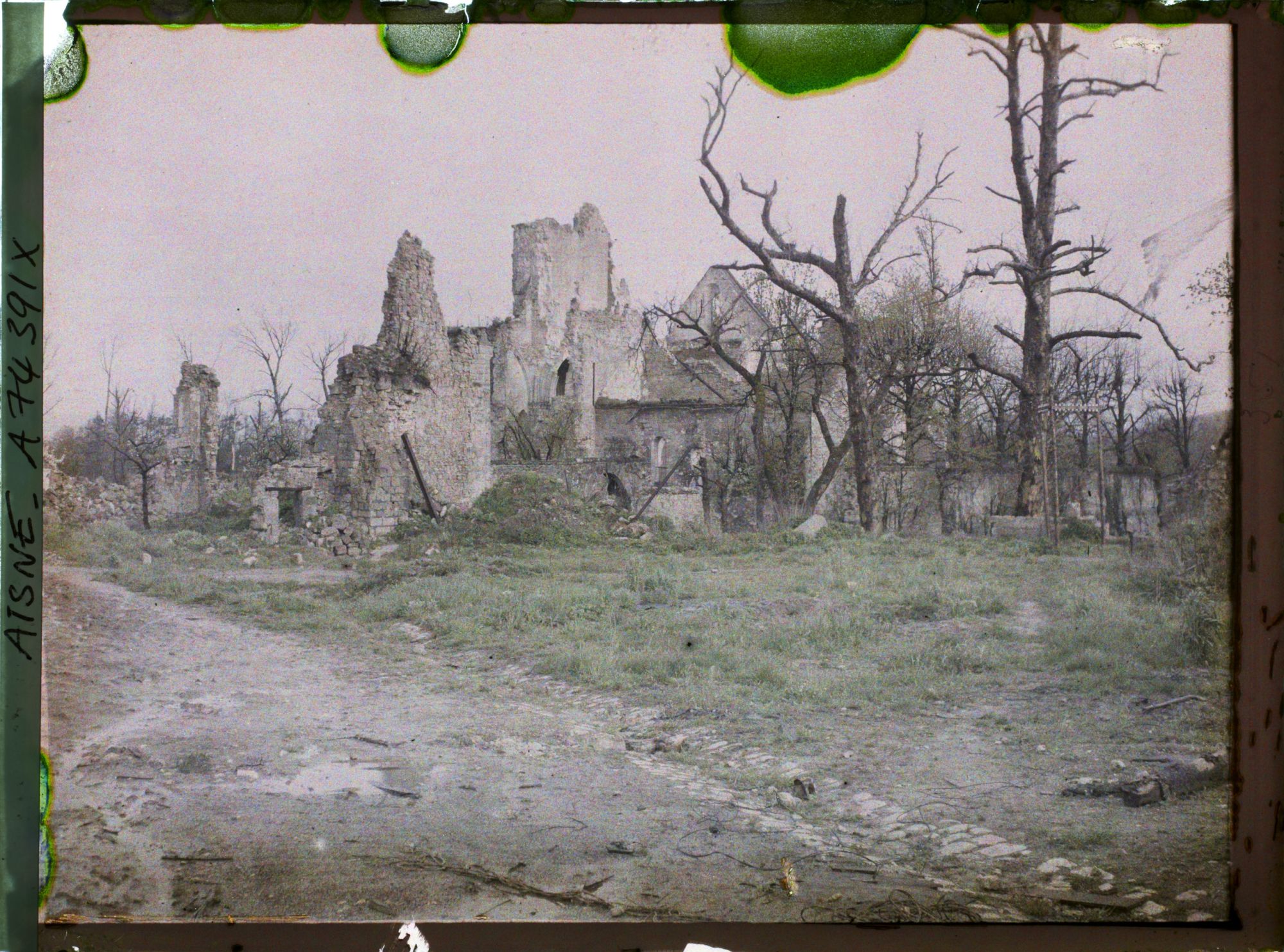 Image représentant Les ruines de l'église