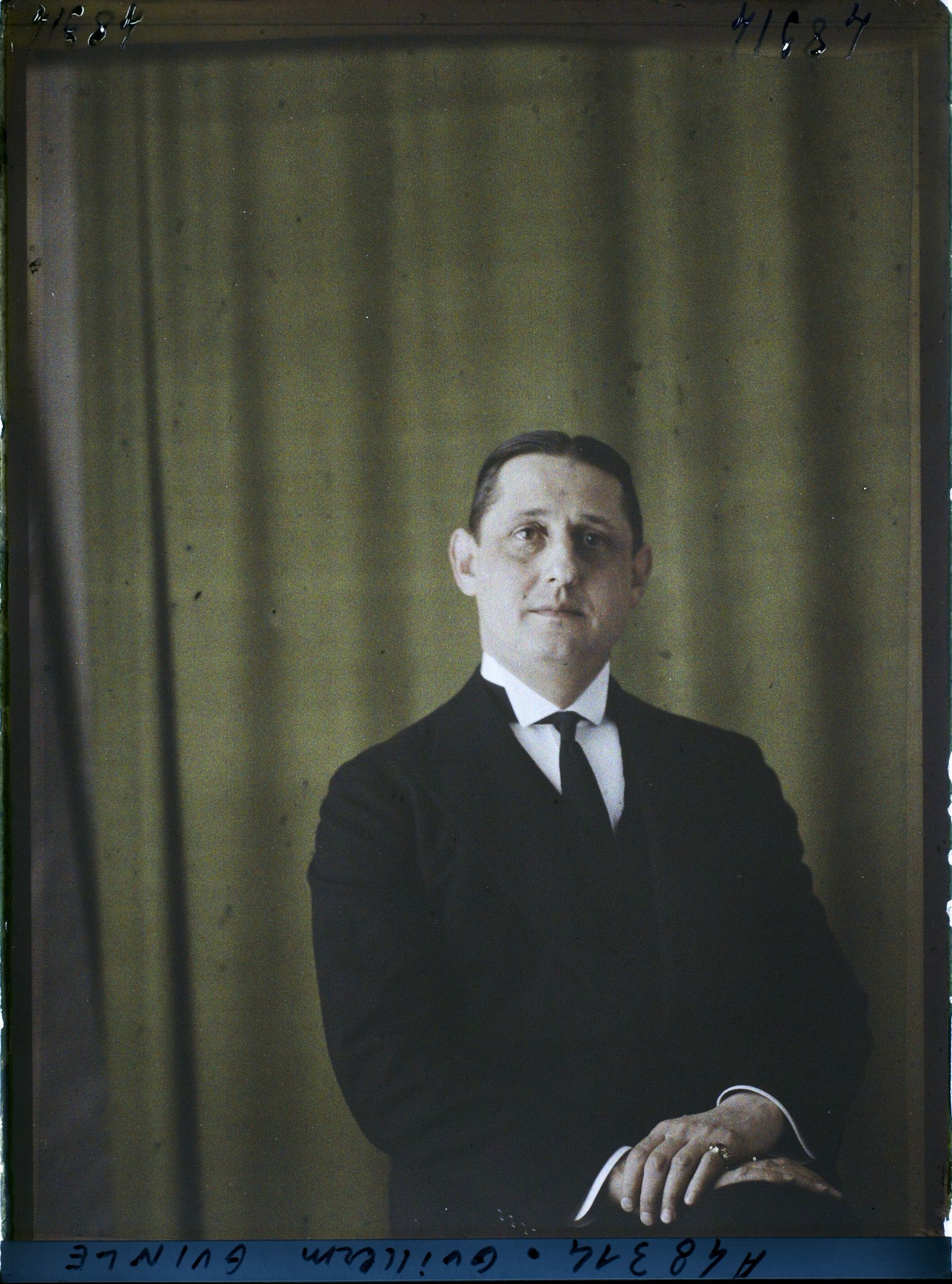 Image représentant Monsieur  https://musee-albert-kahn.s-museum.fr/home/NWQ2OTAwYzNmYjZlZTk1ZWQwODJmMjY4L2dlbmVyaWMtbm90aWNlLXRhYi9hdXRob3JpdHkvNjE3YTc5ZjVjZjhiODk2OGIzMzM3ZDIx/5d6900c3fb6ee95ed082f268/generic-notice-tab/authority/617a79ebcf8b8968b3336ec7 Guilherm Guinle