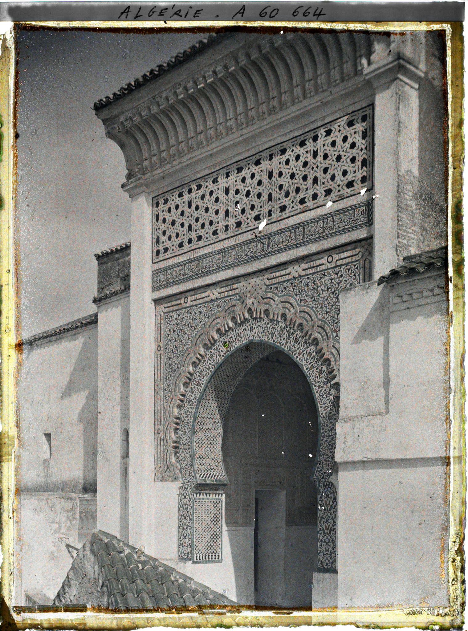 Image représentant La porte de la mosquée de Sidi Bou Medine