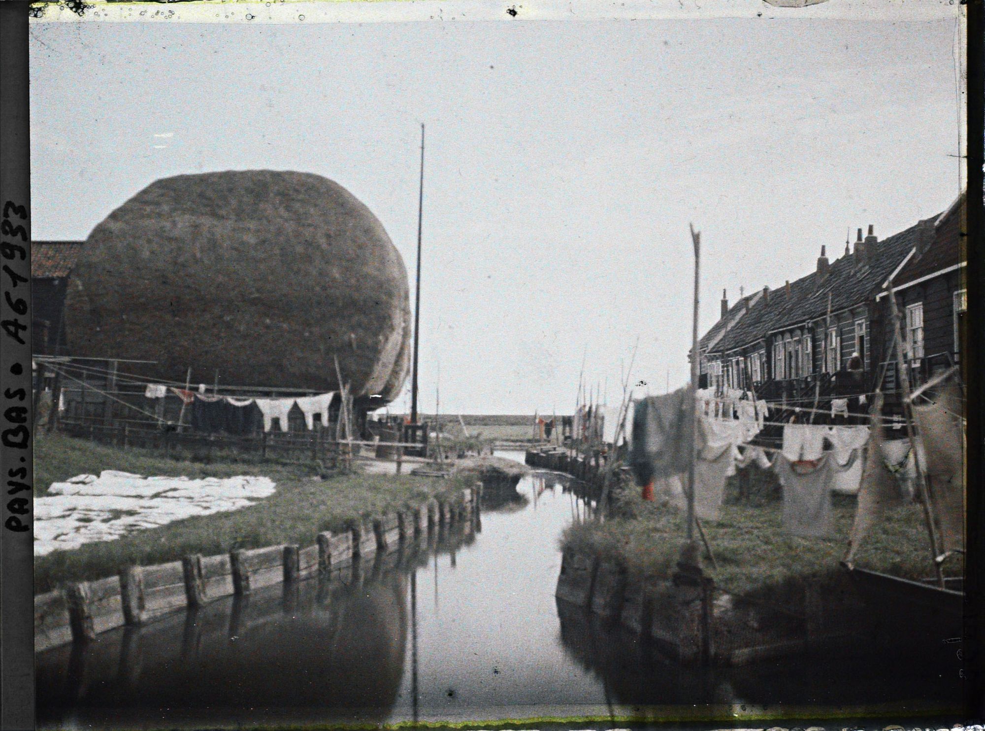 Image représentant Canal et maisons traditionnelles de l'île de Marken