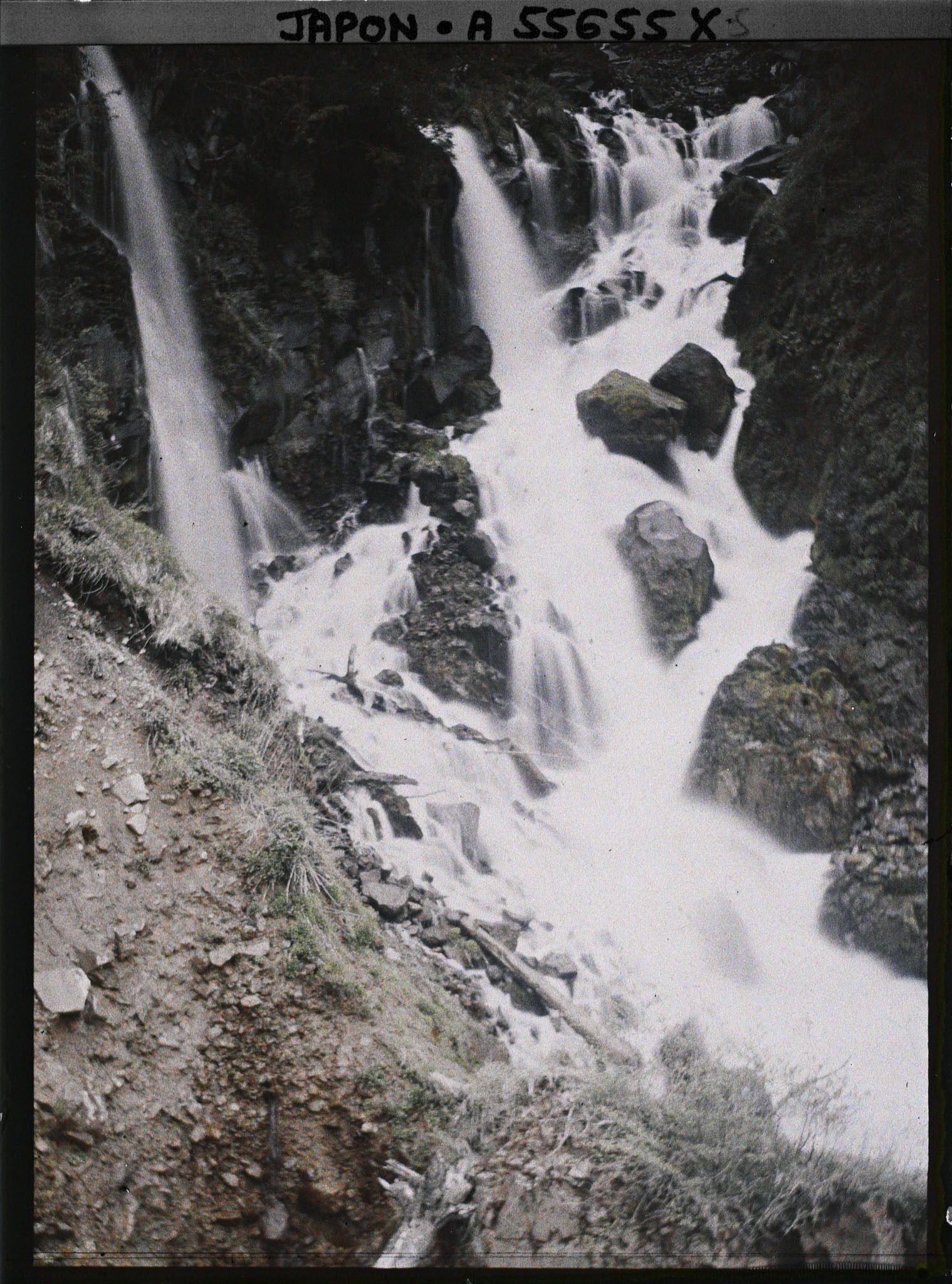 Image représentant Cascades Shirakumo (selon la légende de Dumas)