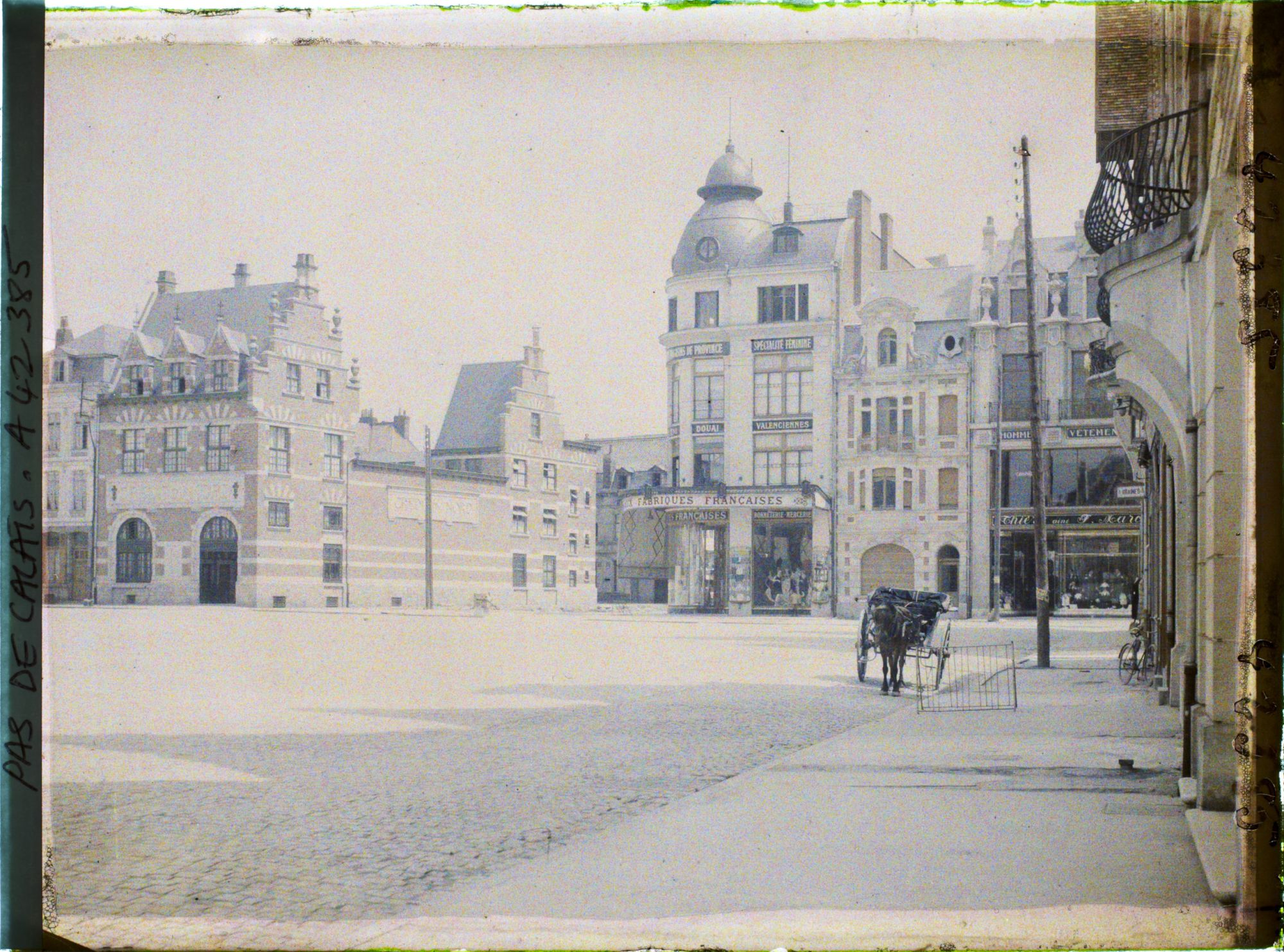 Image représentant France, Béthune, La Gde Place, Sud Est