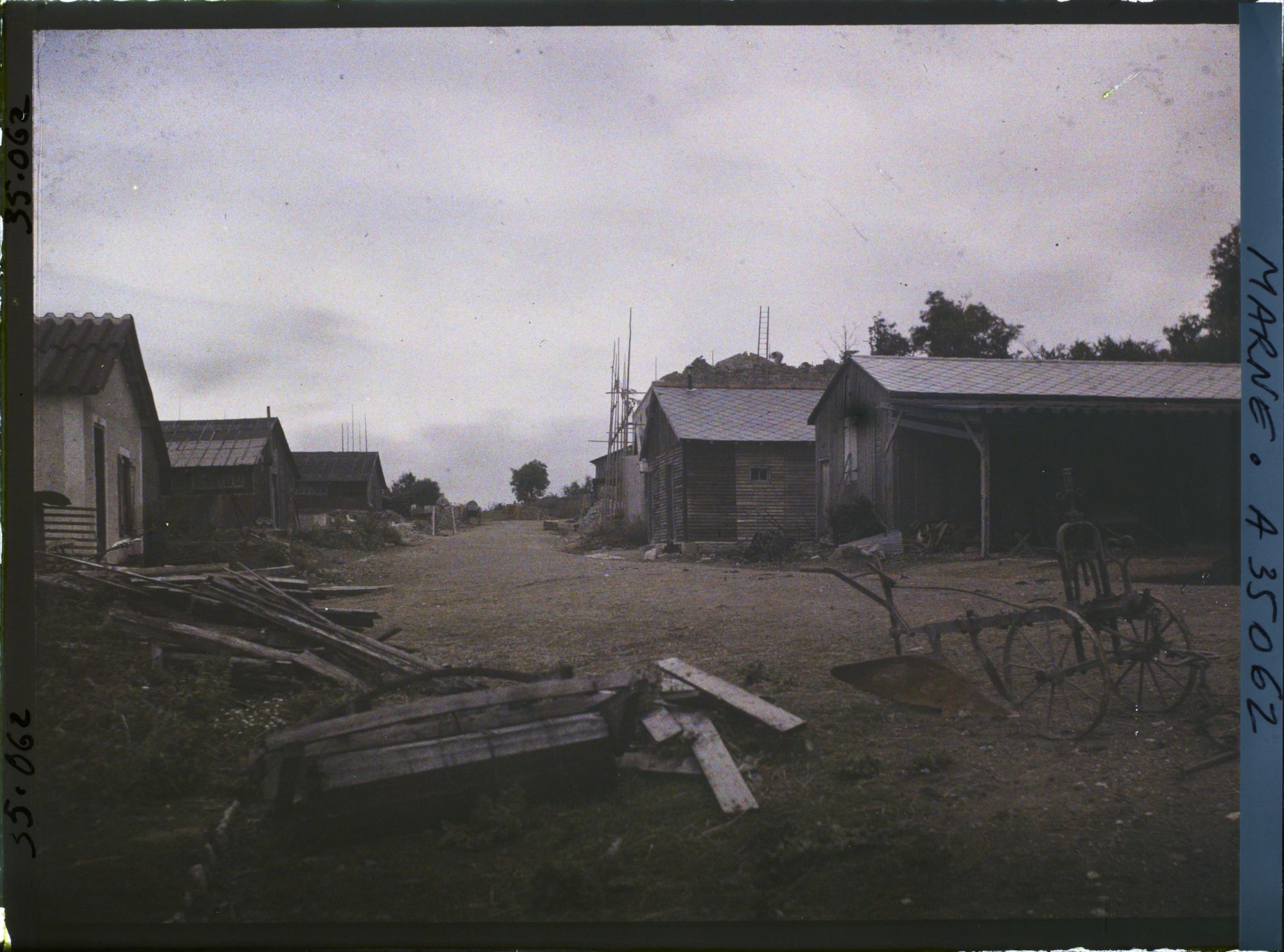 Image représentant France, St Thomas (Marne), Reconstructions route de Servon
