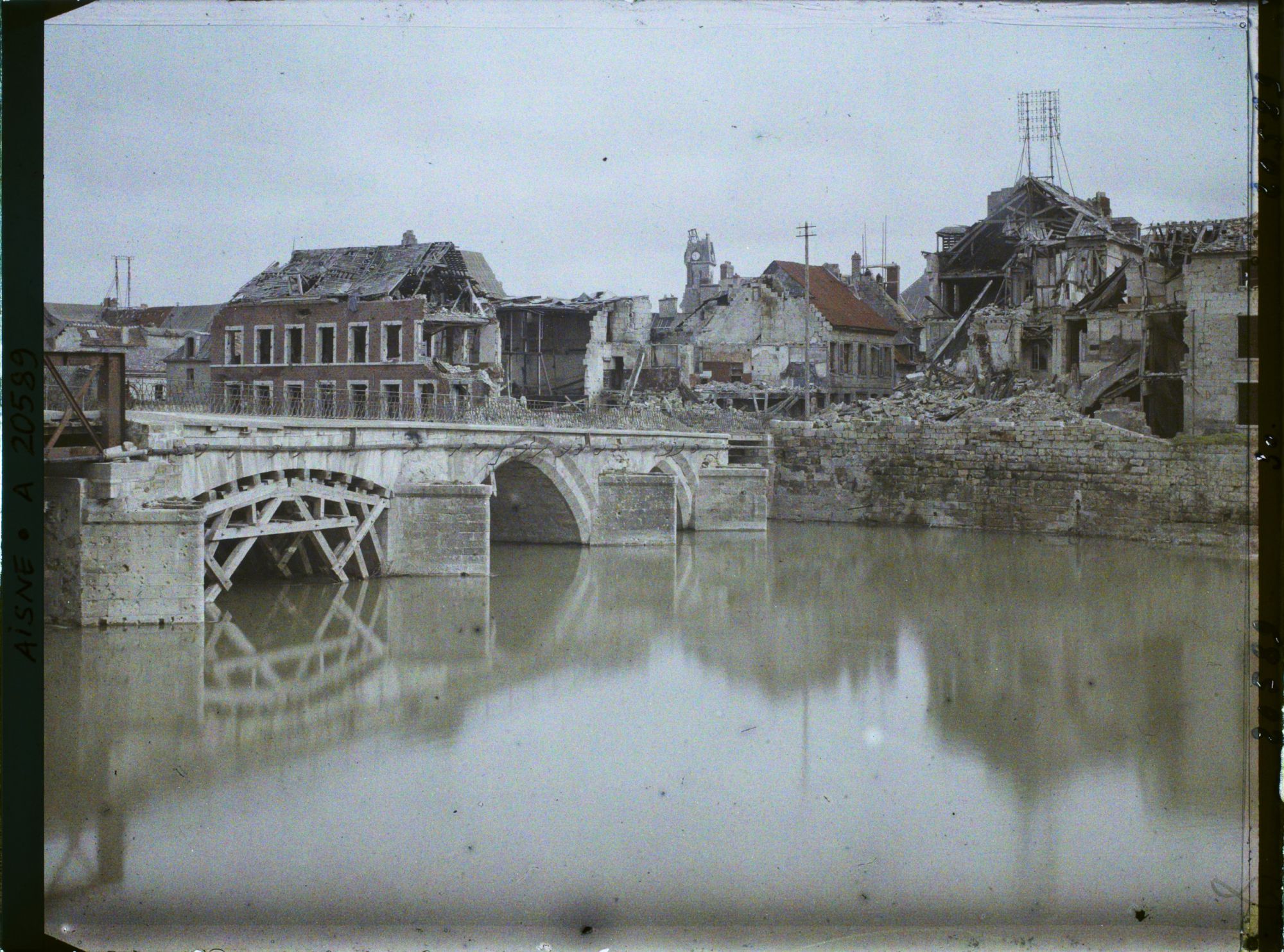 Image représentant France, Soissons, Le vieux pont s/ l'Aisne