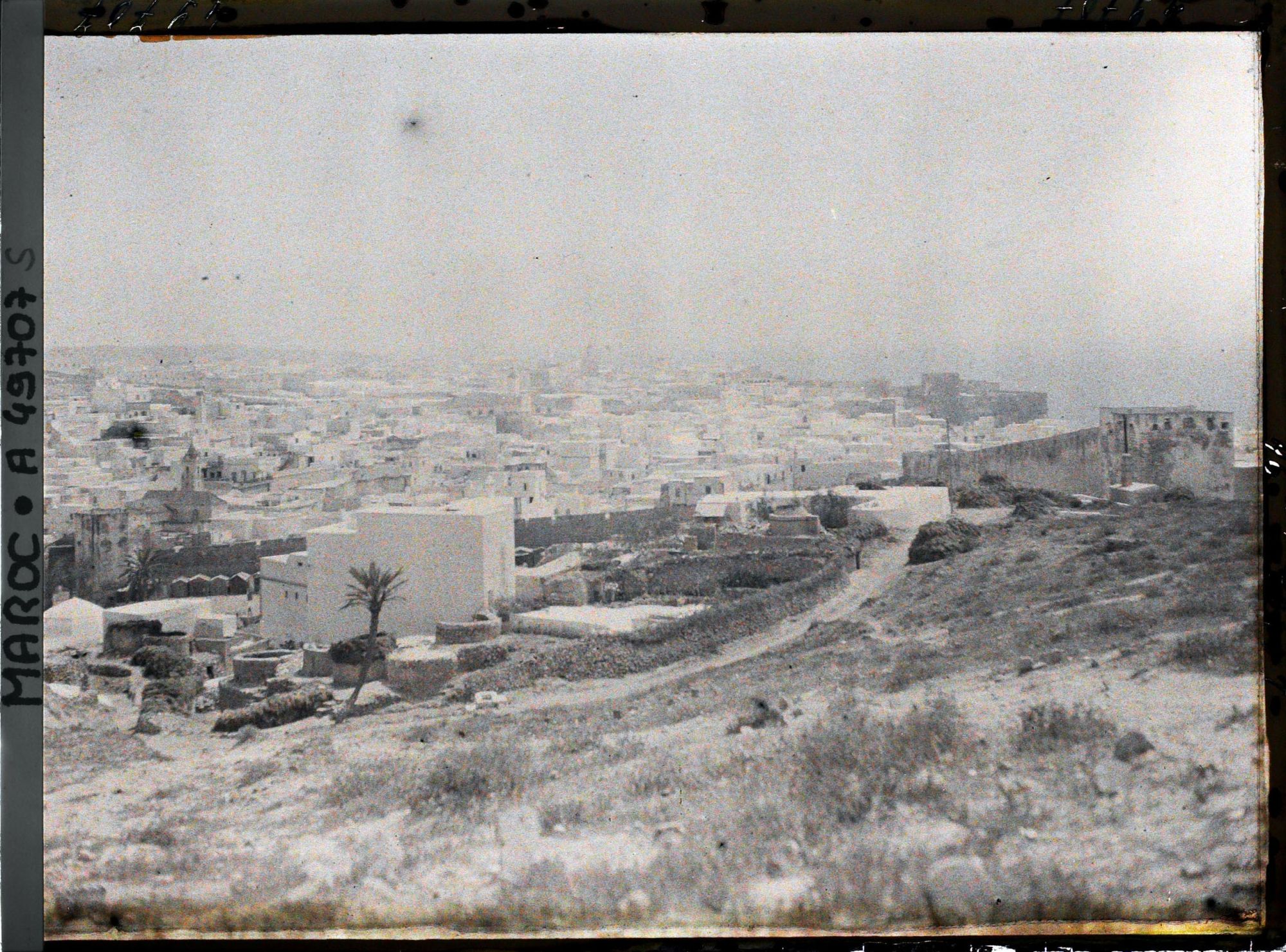 Image représentant Vue de la ville depuis le cimetière musulman