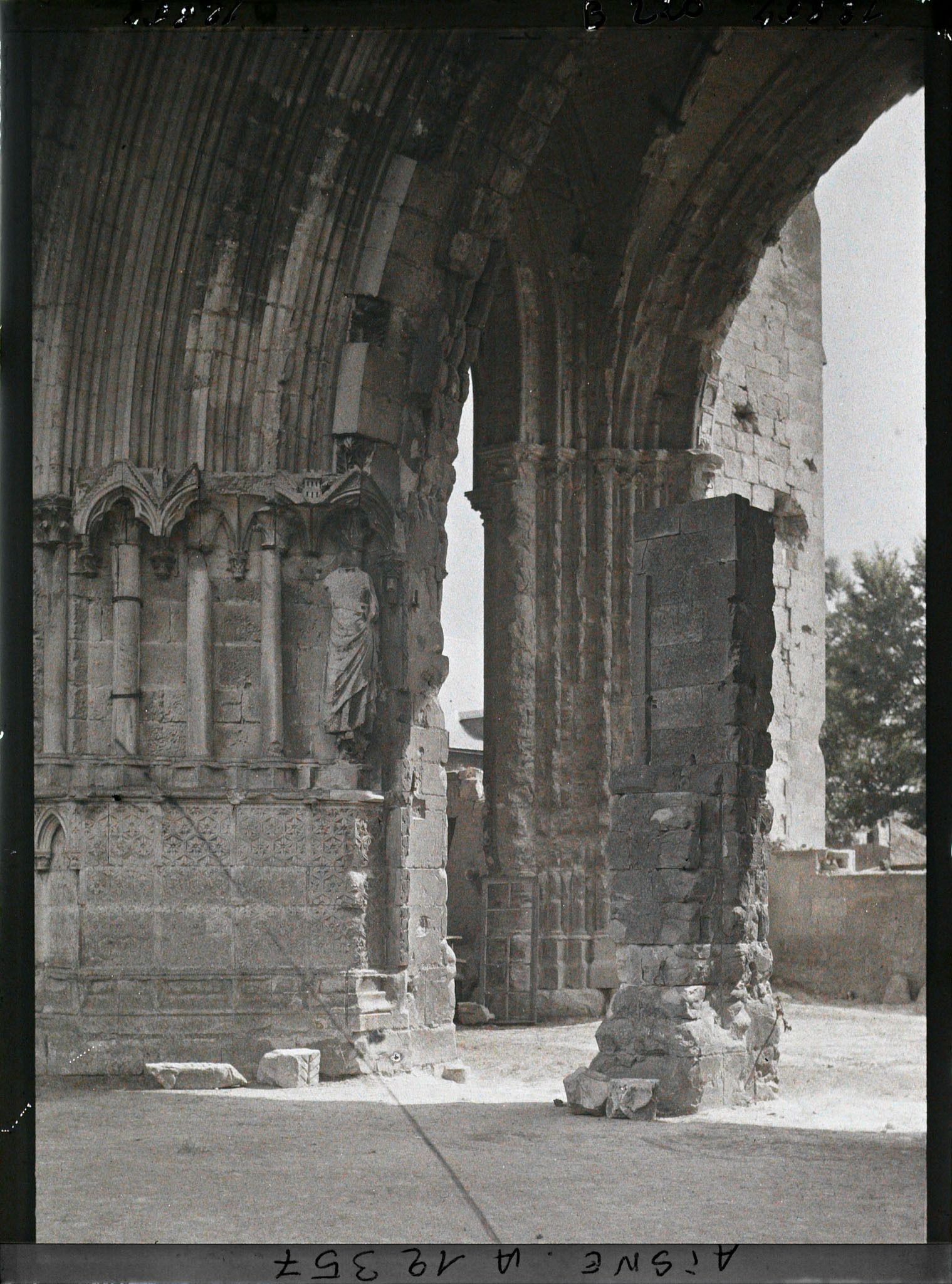 Image représentant Cloître de l'ancienne abbaye Saint-Jean-des-Vignes