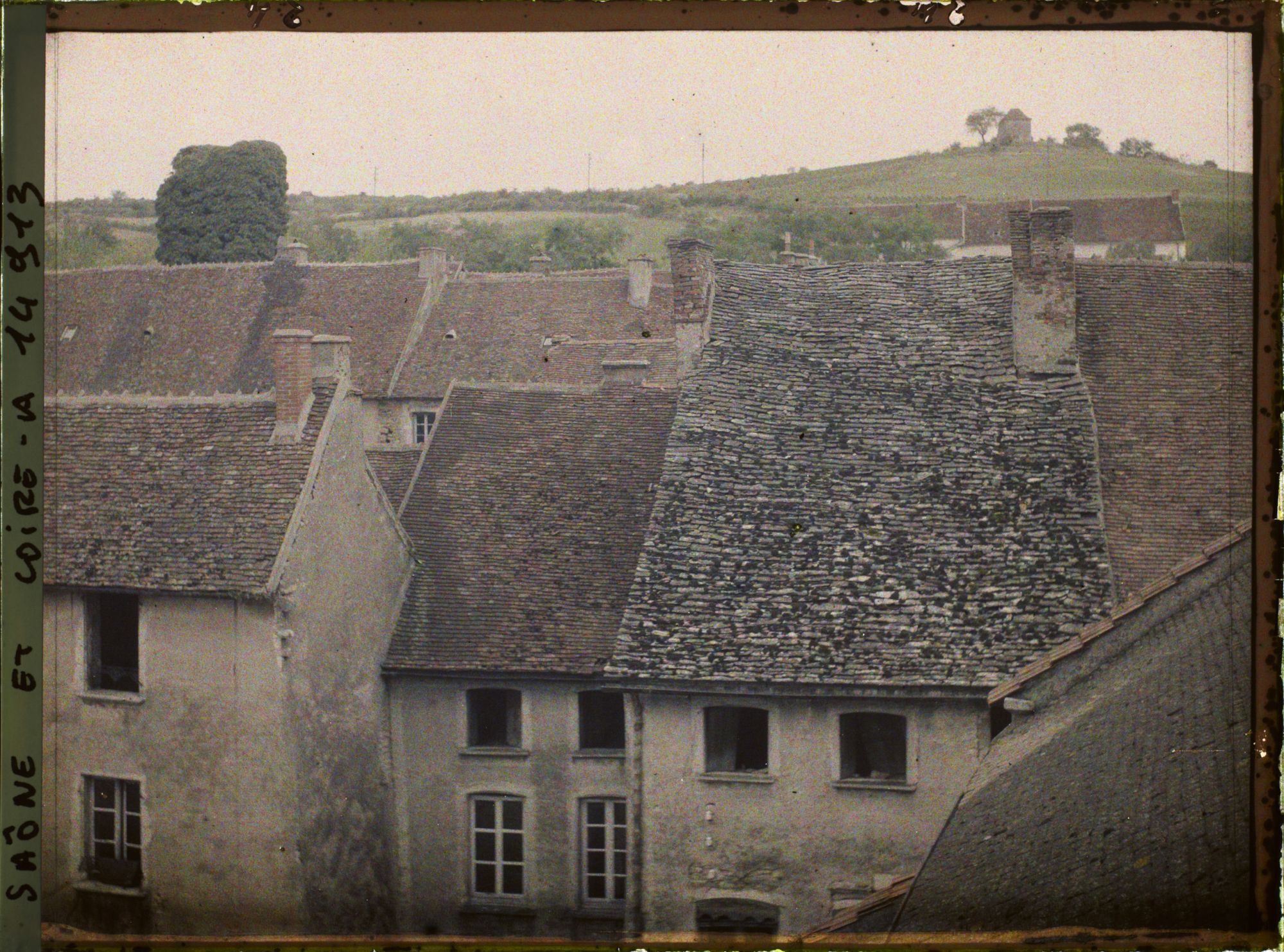 Image représentant Toit de lauze (sorte de calcaire) datant de la période médiévale