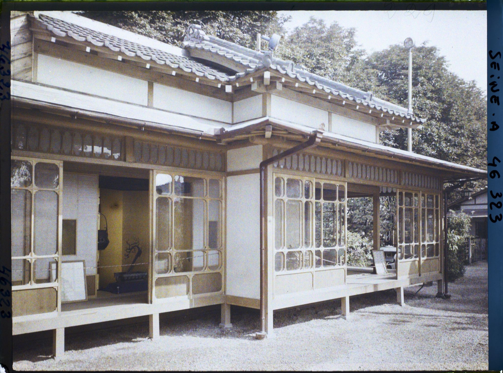 Image représentant L'exposition des arts décoratifs, maison japonaise