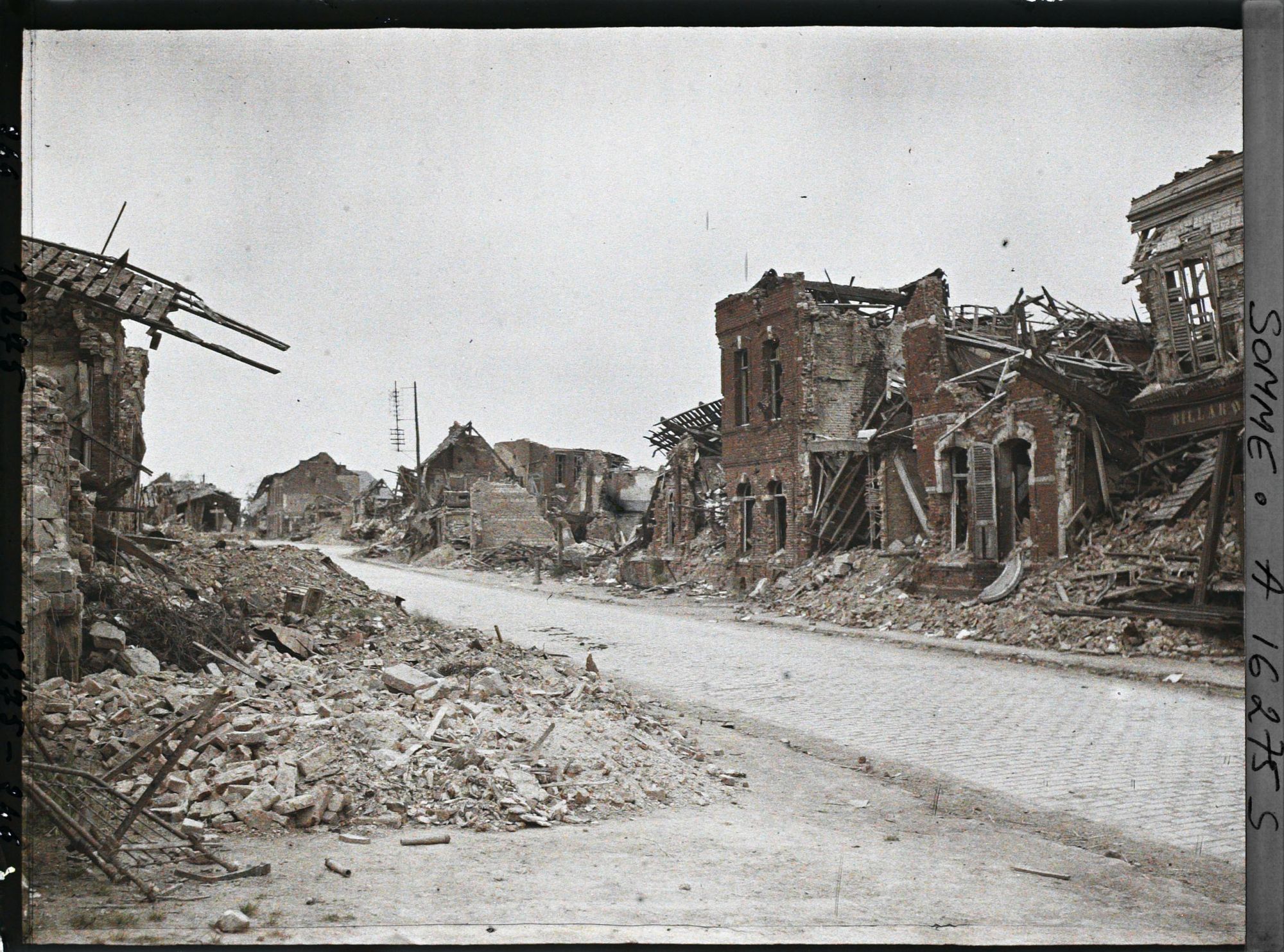 Image représentant France, Albert, Route de Bapaume