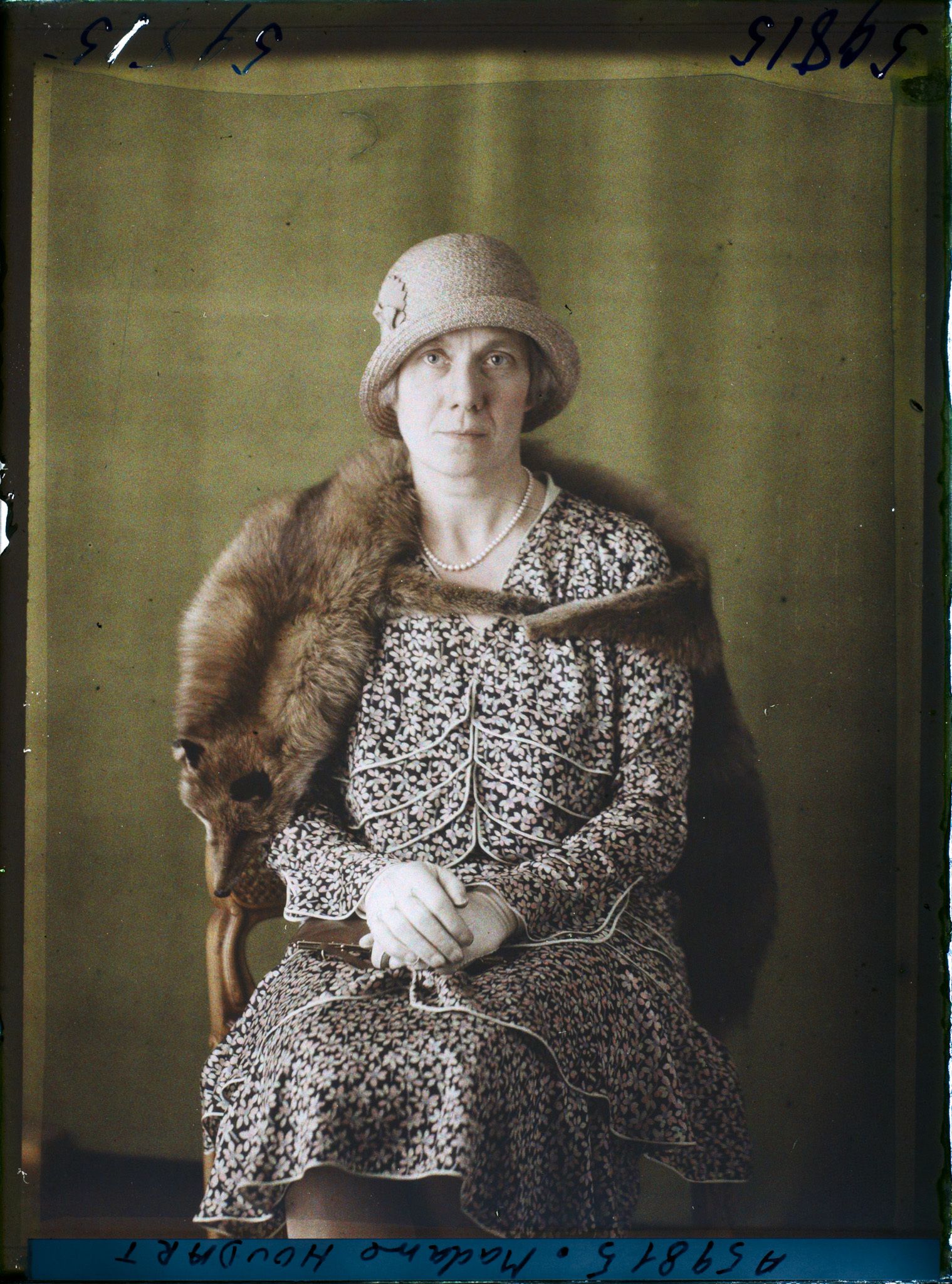 Image représentant https://musee-albert-kahn.s-museum.fr/home/NWQ2OTAwYzNmYjZlZTk1ZWQwODJmMjY4L2dlbmVyaWMtbm90aWNlLXRhYi9hdXRob3JpdHkvNjE3YTc5ZjVjZjhiODk2OGIzMzM3ZDIx/5d6900c3fb6ee95ed082f268/generic-notice-tab/authority/617a79ebcf8b8968b3336f19 Madame Houdart