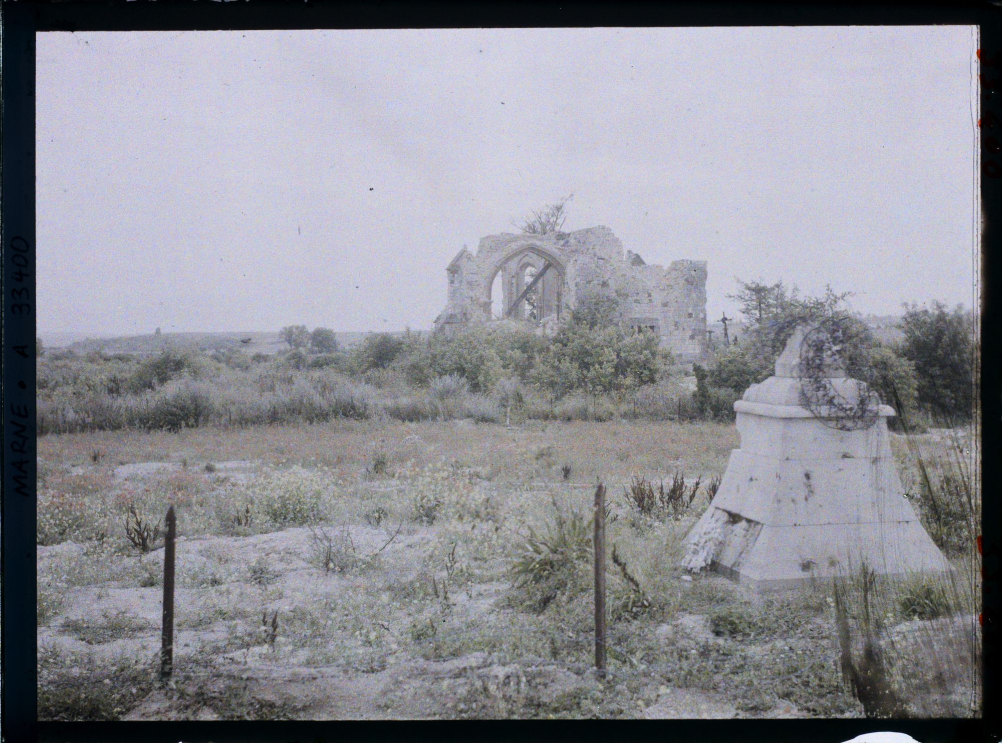 Image représentant France, Hurlus, Ancien Cimetière militaire aux Hurlus (désaffecté)