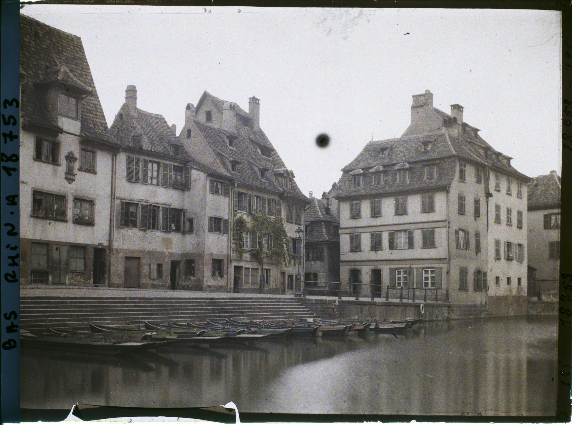 Image représentant France, Strasbourg, La petite France ; les bords de l'Ill