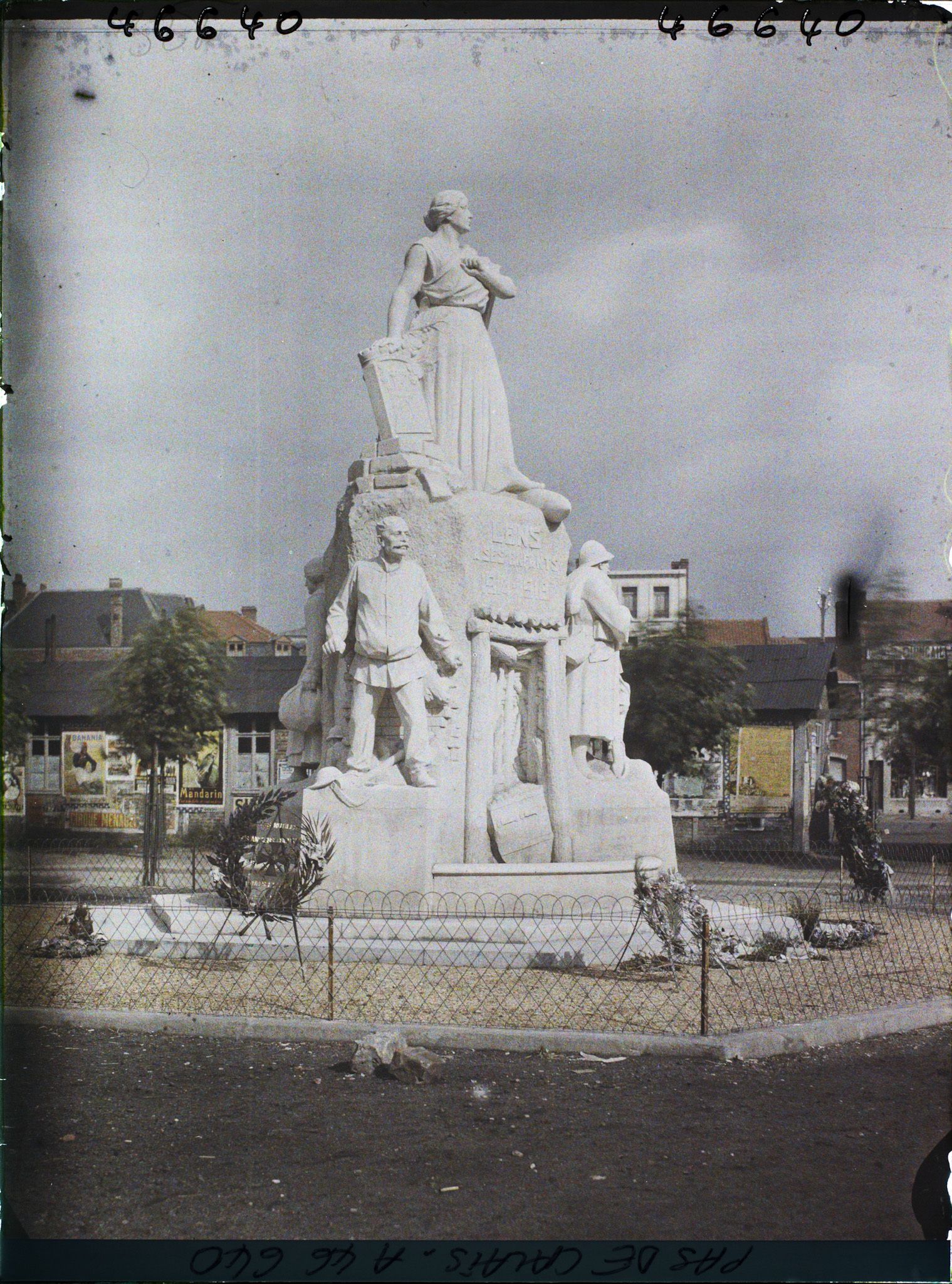 Image représentant France, Lens, Monumt aux Morts