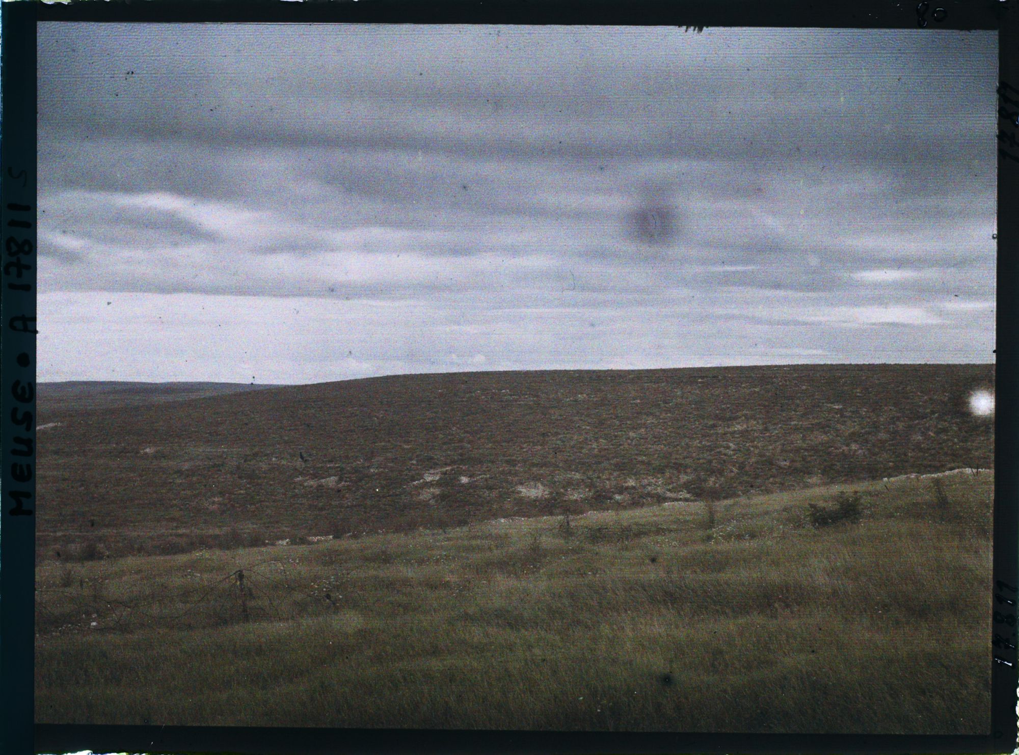 Image représentant France, Montfaucon, La cote 304 prise de la route de Montfaucon à Esnes