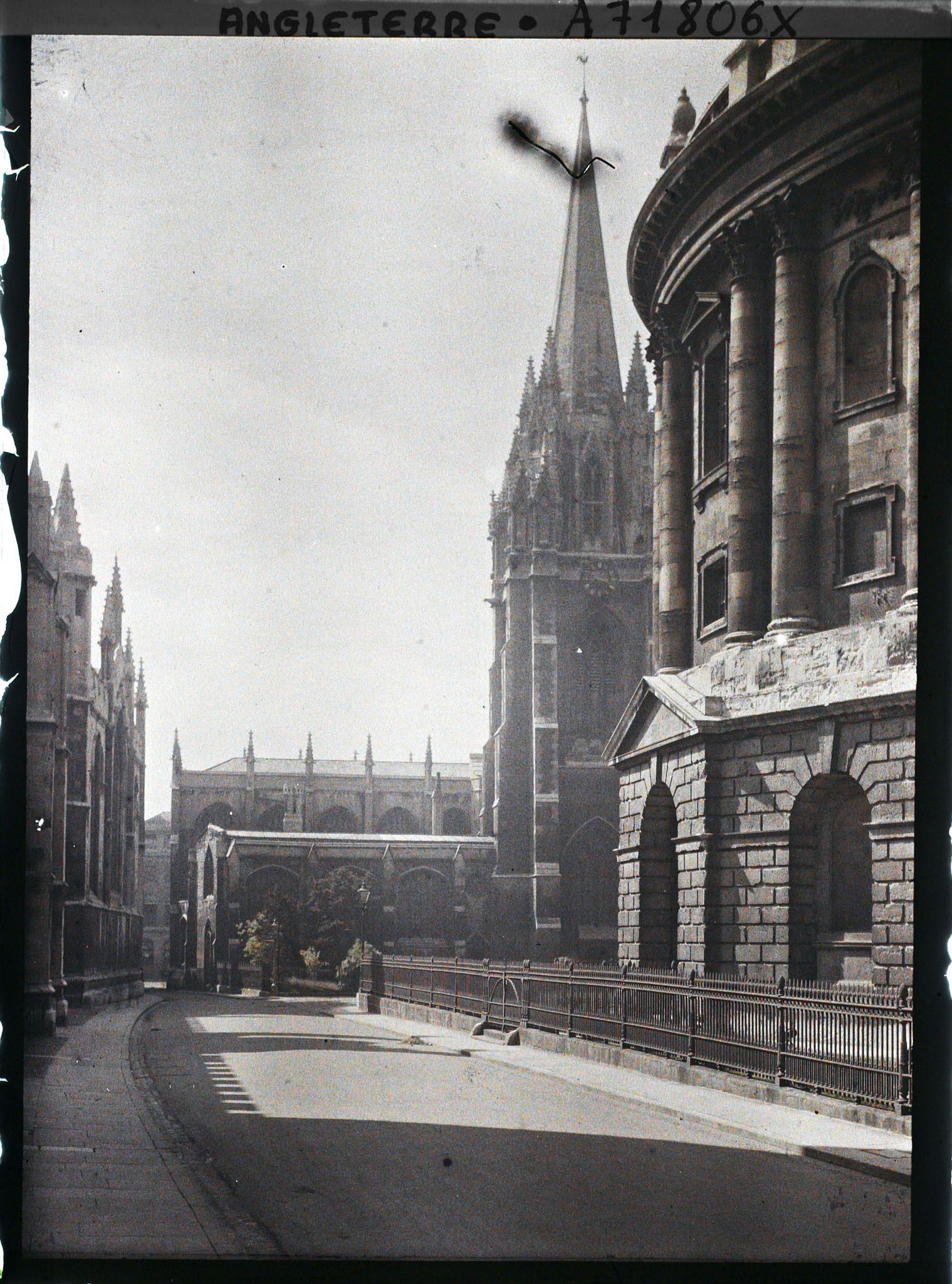 Image représentant L'église Sainte Mary et la Radcliffe library