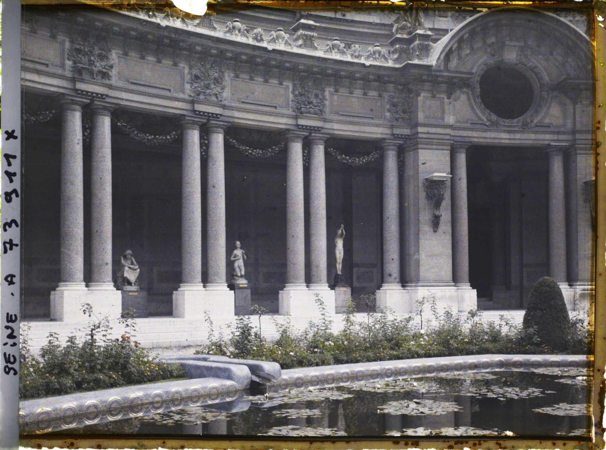 Image représentant Le péristyle du Petit Palais