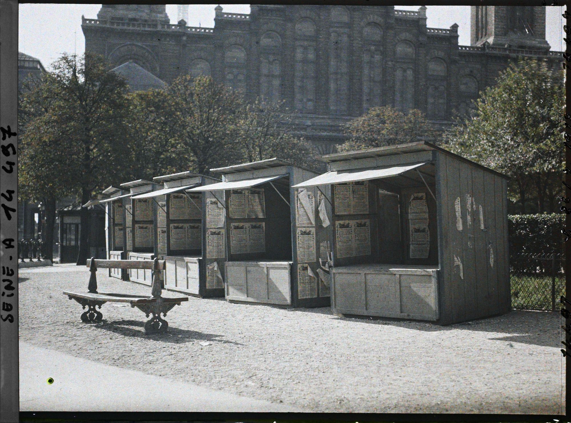 Image représentant Baraques de souscription place du Trocadéro